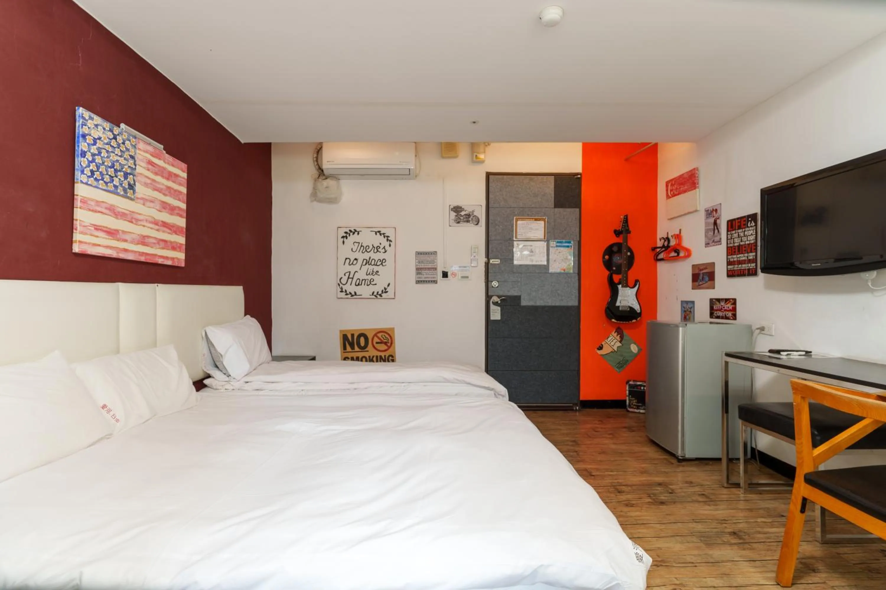 Bedroom, Bed in Love River Inn 愛河日央