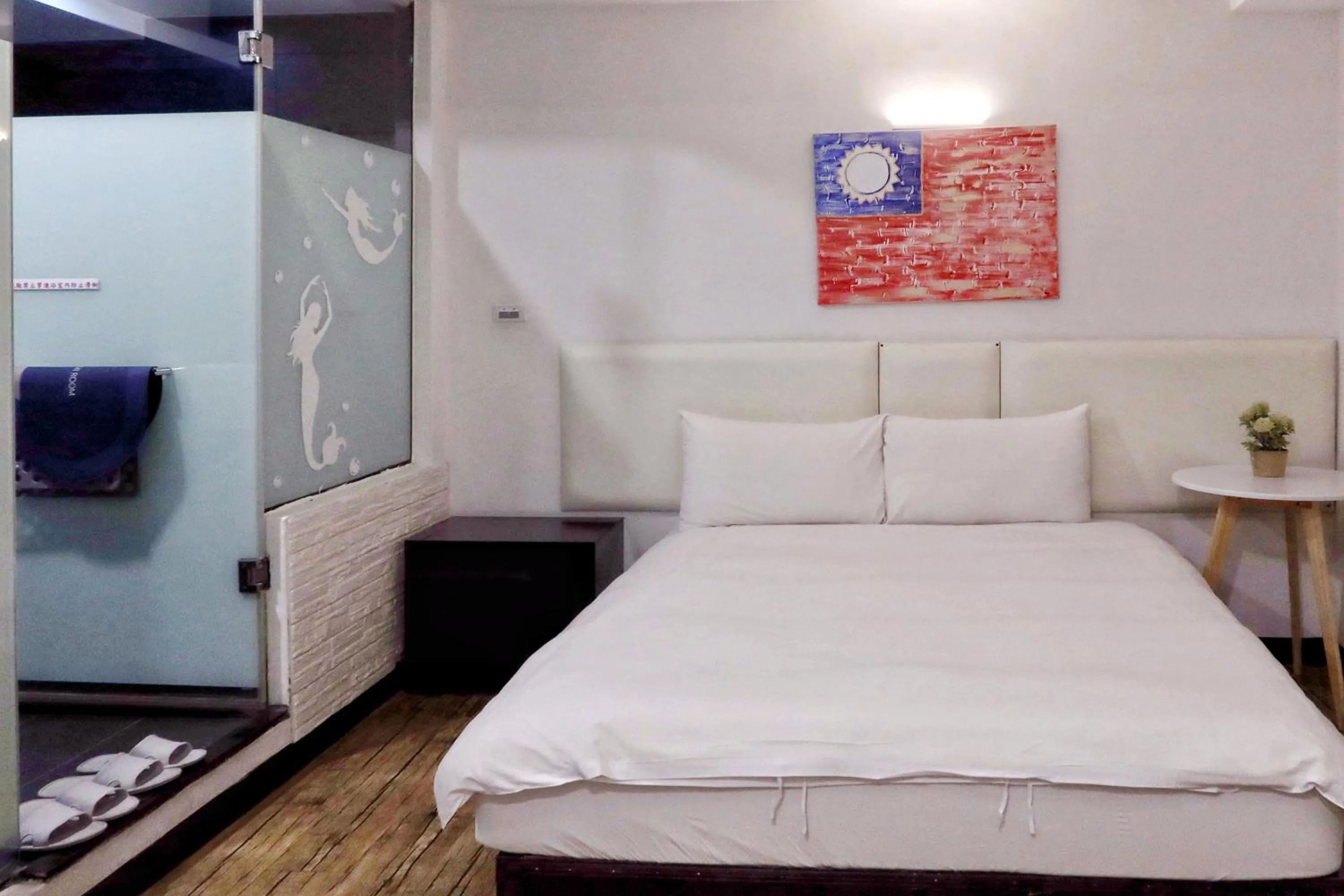 Bedroom, Bed in Love River Inn 愛河日央