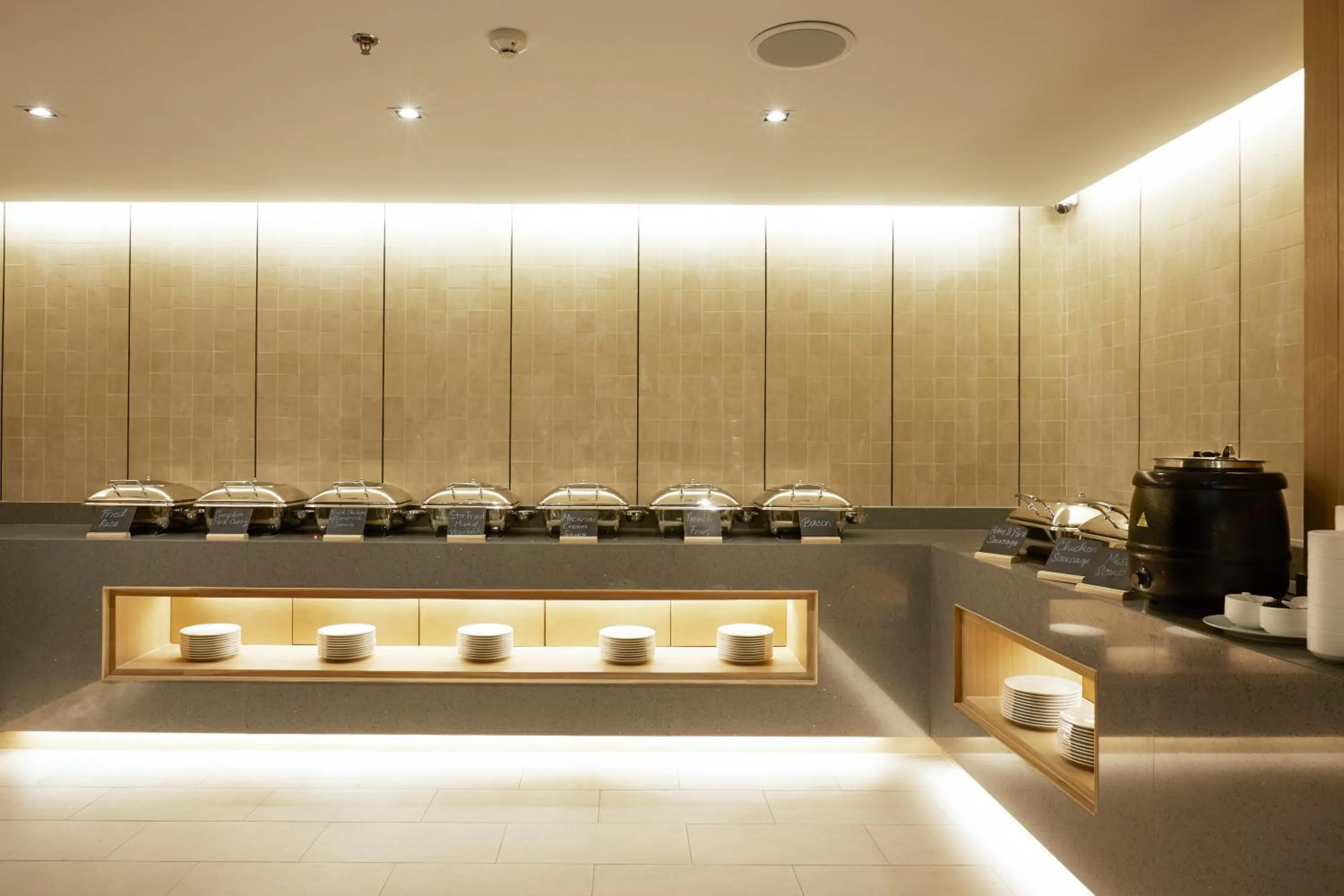 Continental breakfast in The Quarter Phromphong by UHG