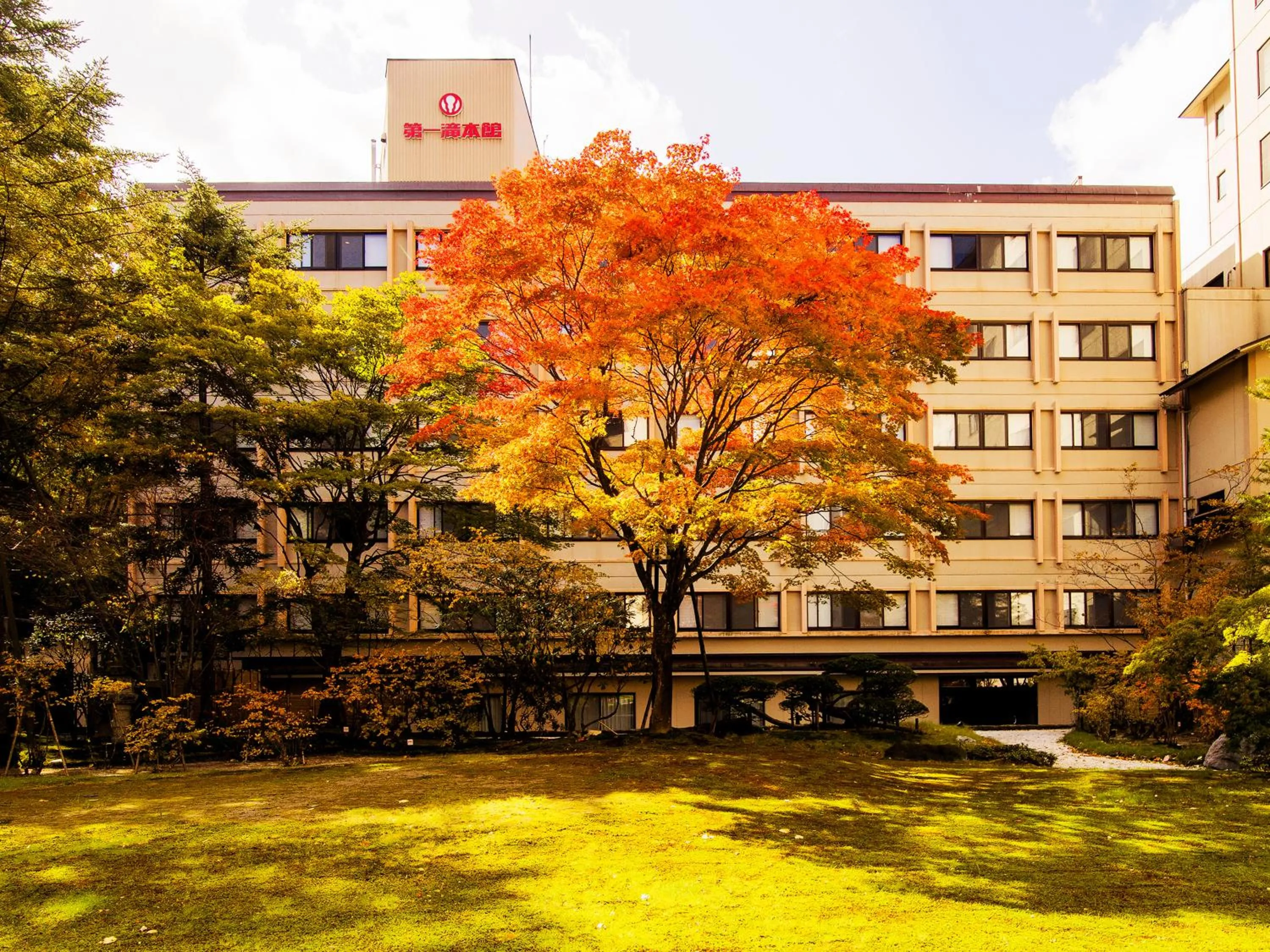 Garden in Dai-ichi Takimotokan