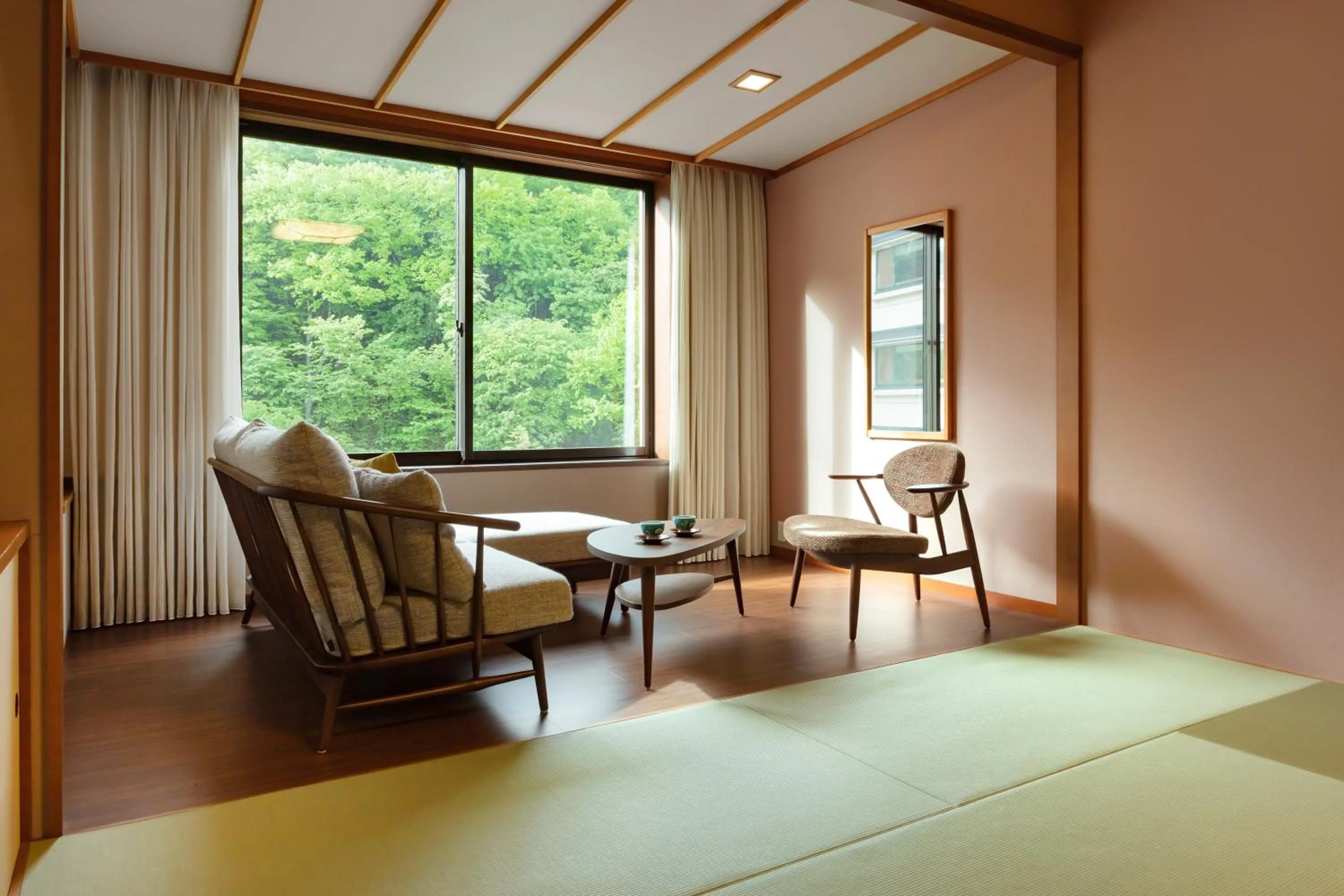 Photo of the whole room in Dai-ichi Takimotokan