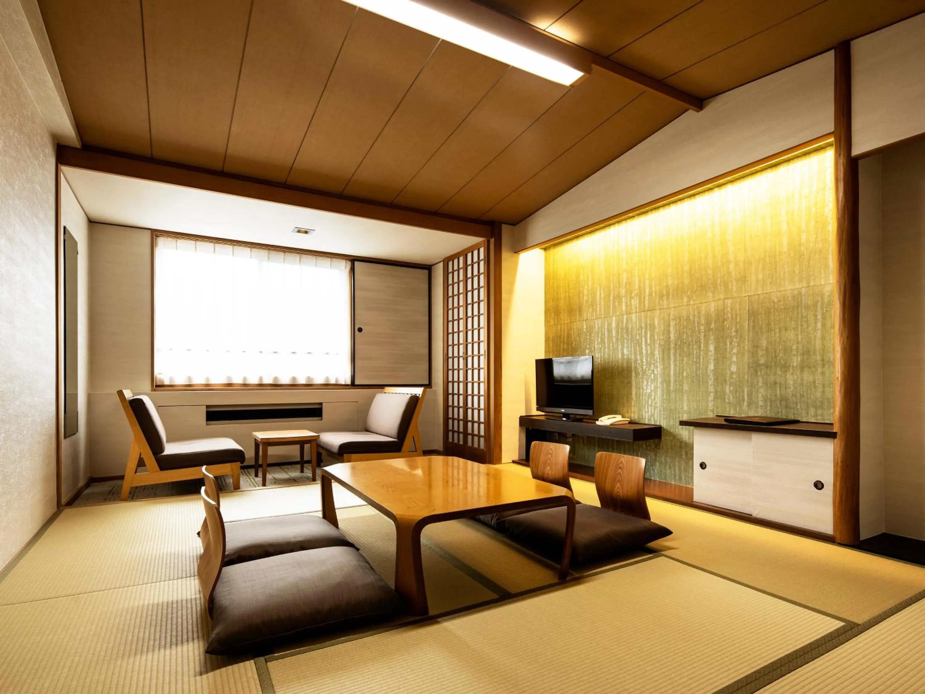 Photo of the whole room in Dai-ichi Takimotokan