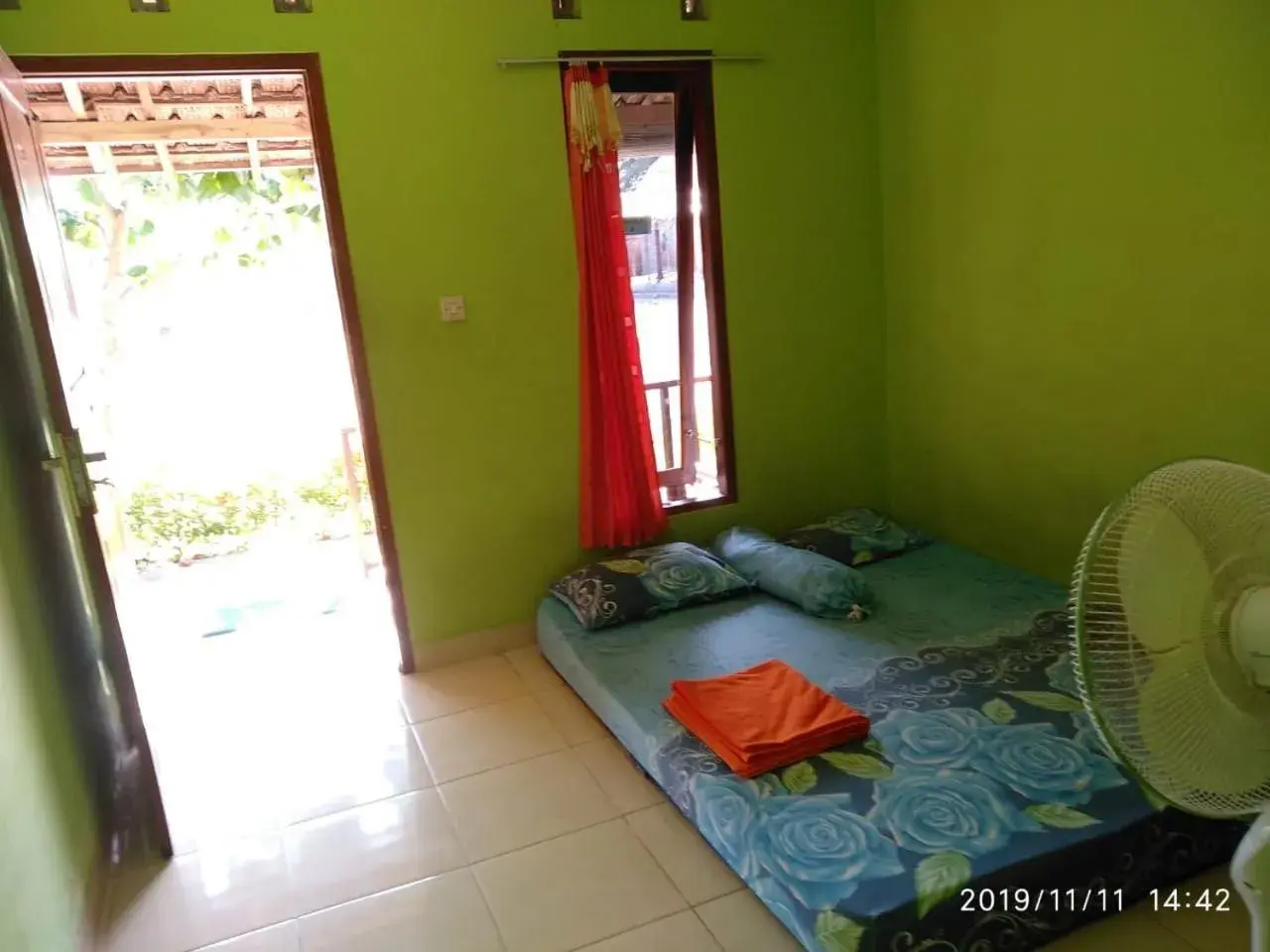 Standard Double Room in Penginapan Griya Watukelir Standard Double Room in Penginapan Griya Watukelir