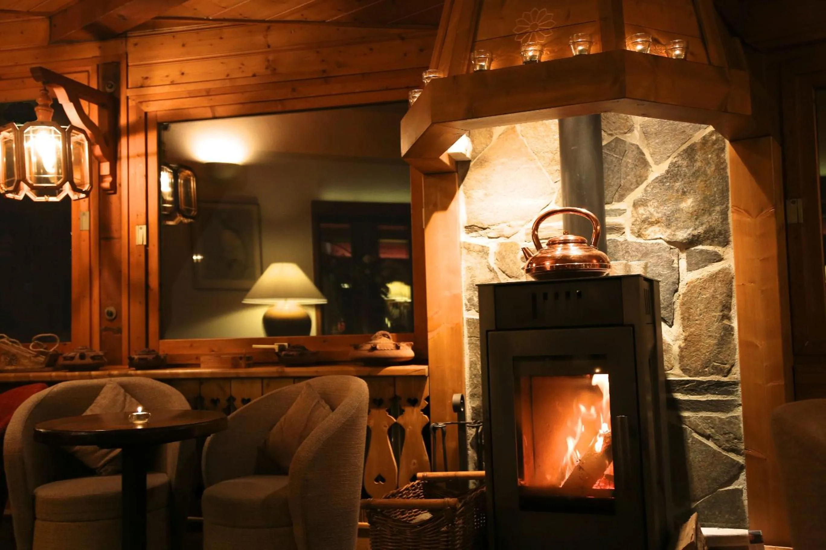 Lounge or bar in Hotel & Spa Le Dahu