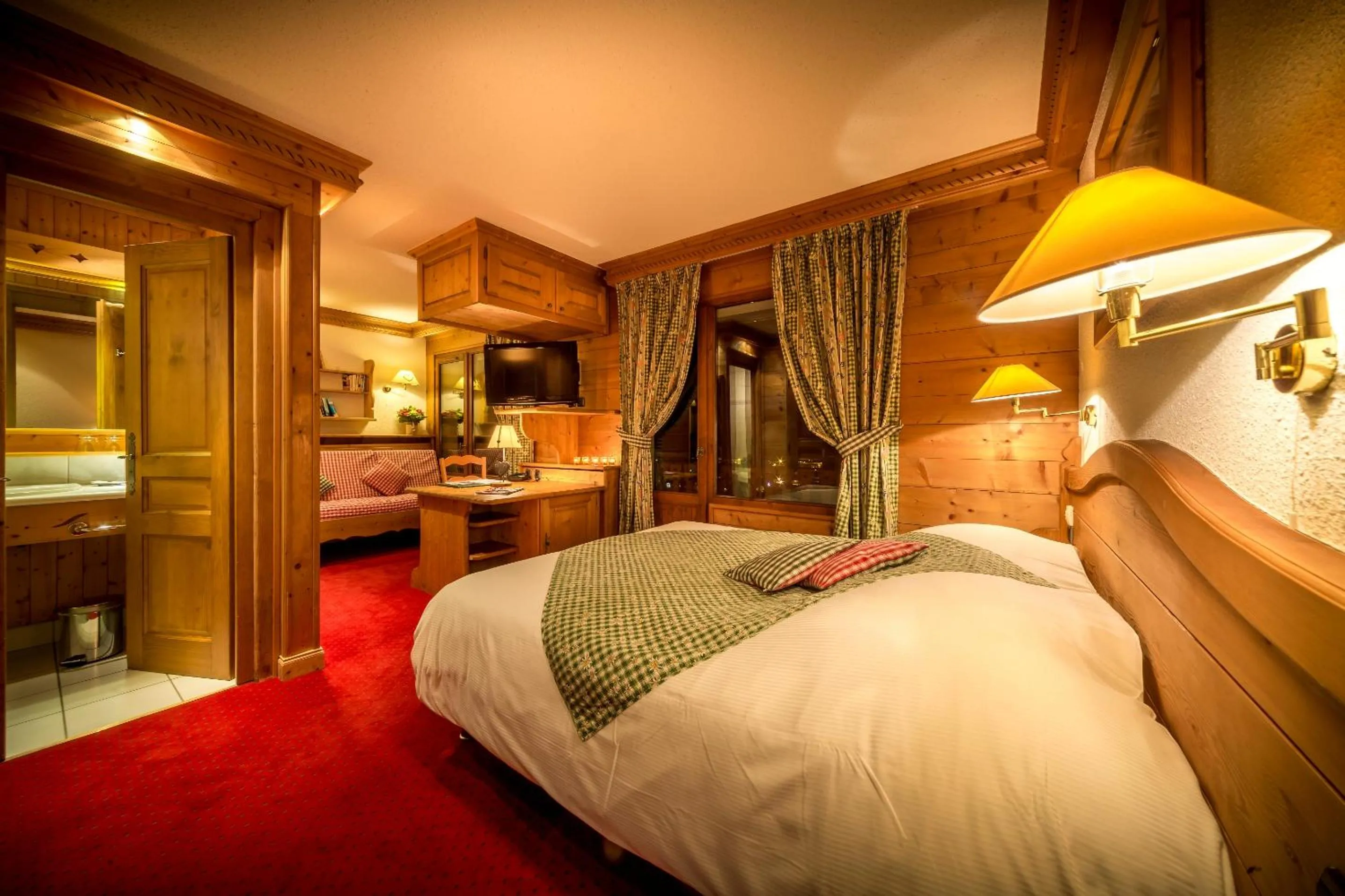 Photo of the whole room, Bed in Hotel & Spa Le Dahu
