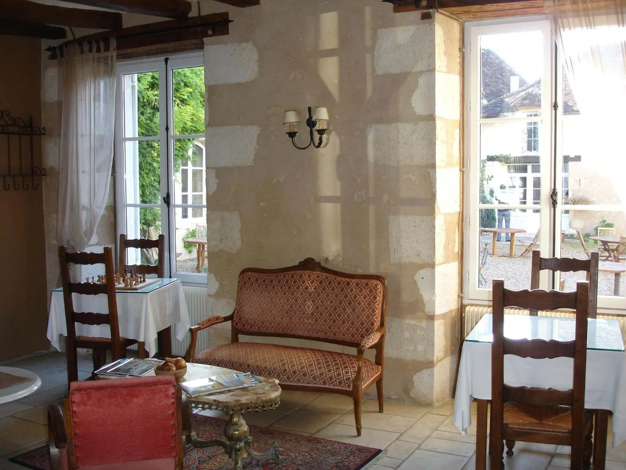 Communal lounge/ TV room in Le Relais du Lyon d'Or