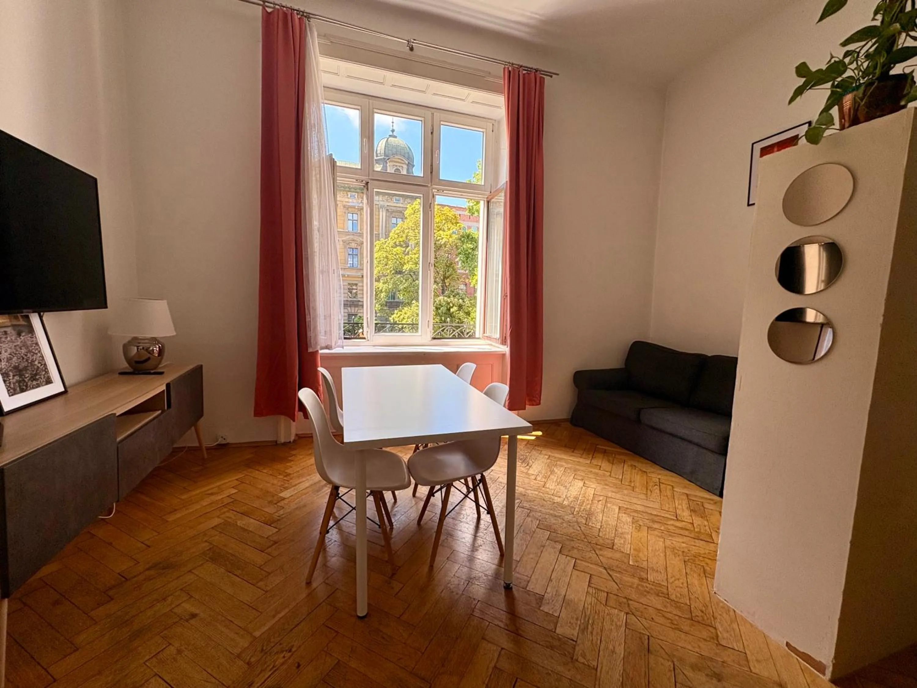 TV and multimedia in Roller Aparthotel