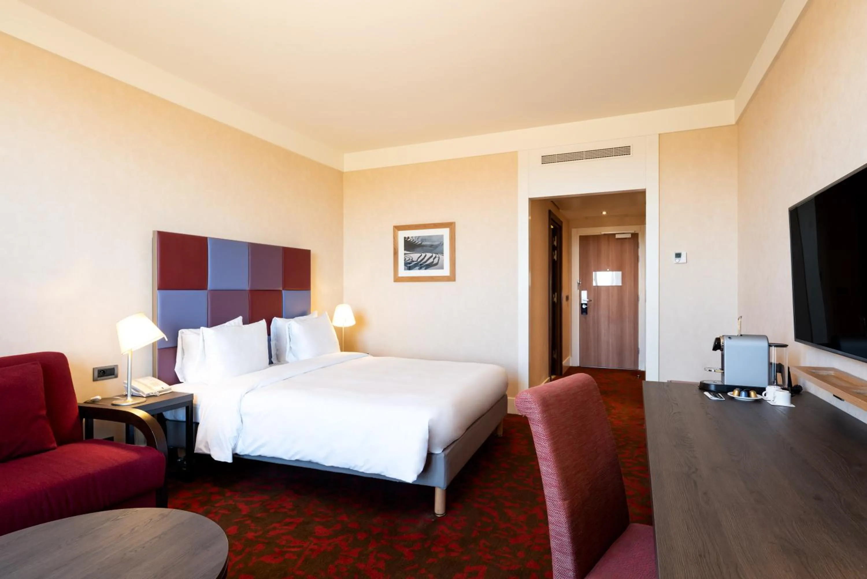 Bed in Radisson Blu Hotel Paris, Marne-la-Vallée