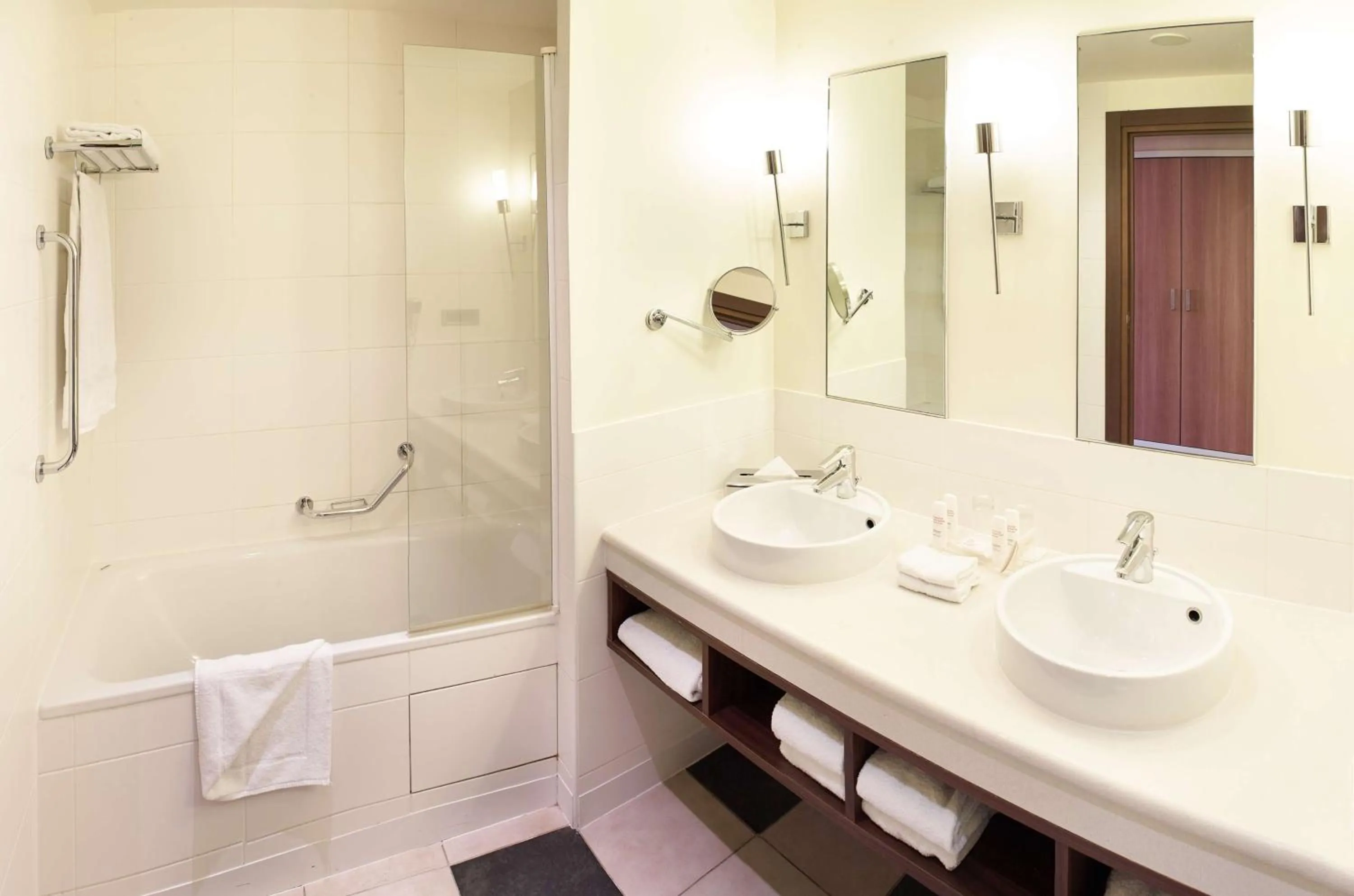 Bathroom in Radisson Blu Hotel Paris, Marne-la-Vallée