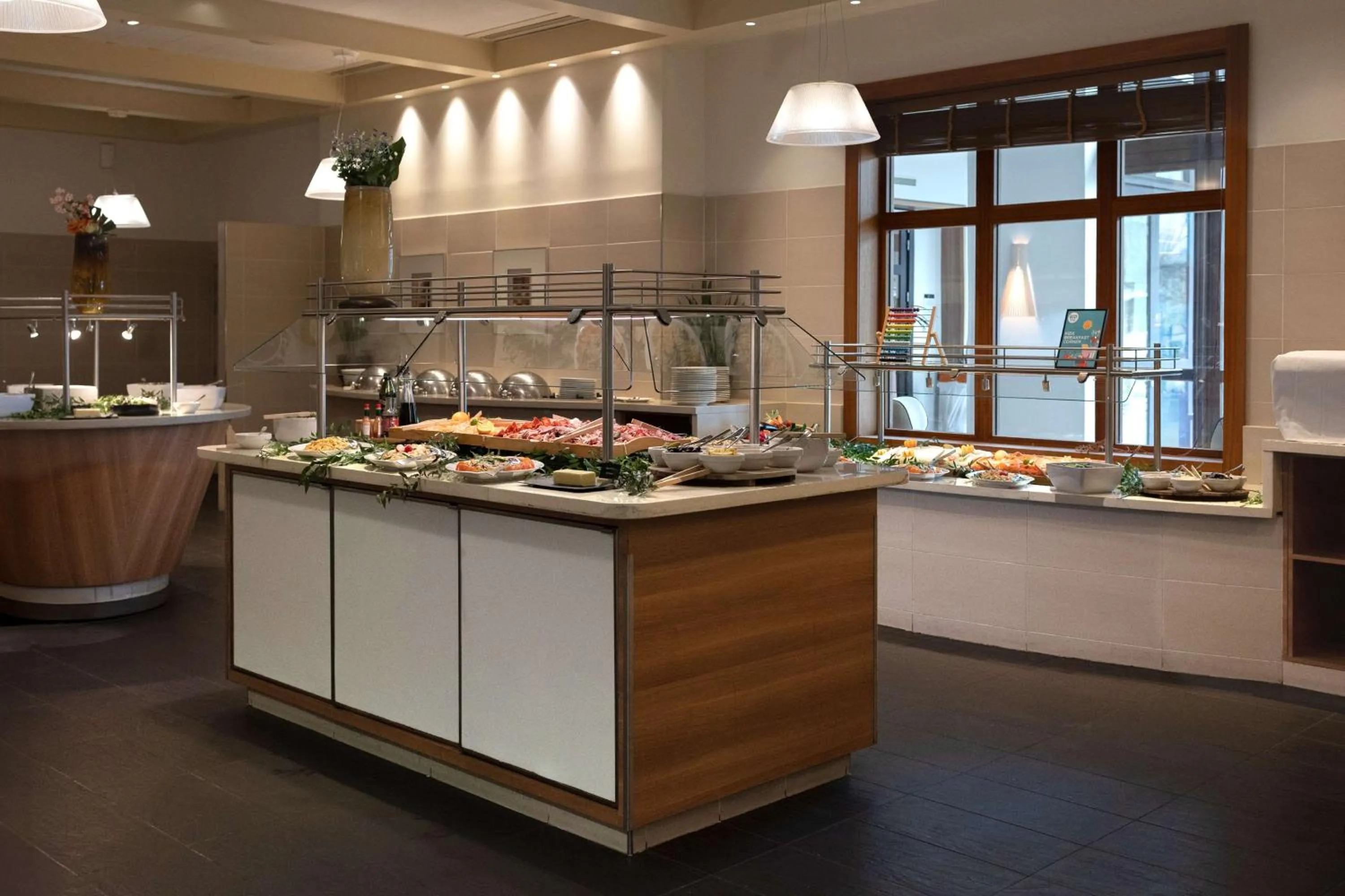 Restaurant/places to eat in Radisson Blu Hotel Paris, Marne-la-Vallée