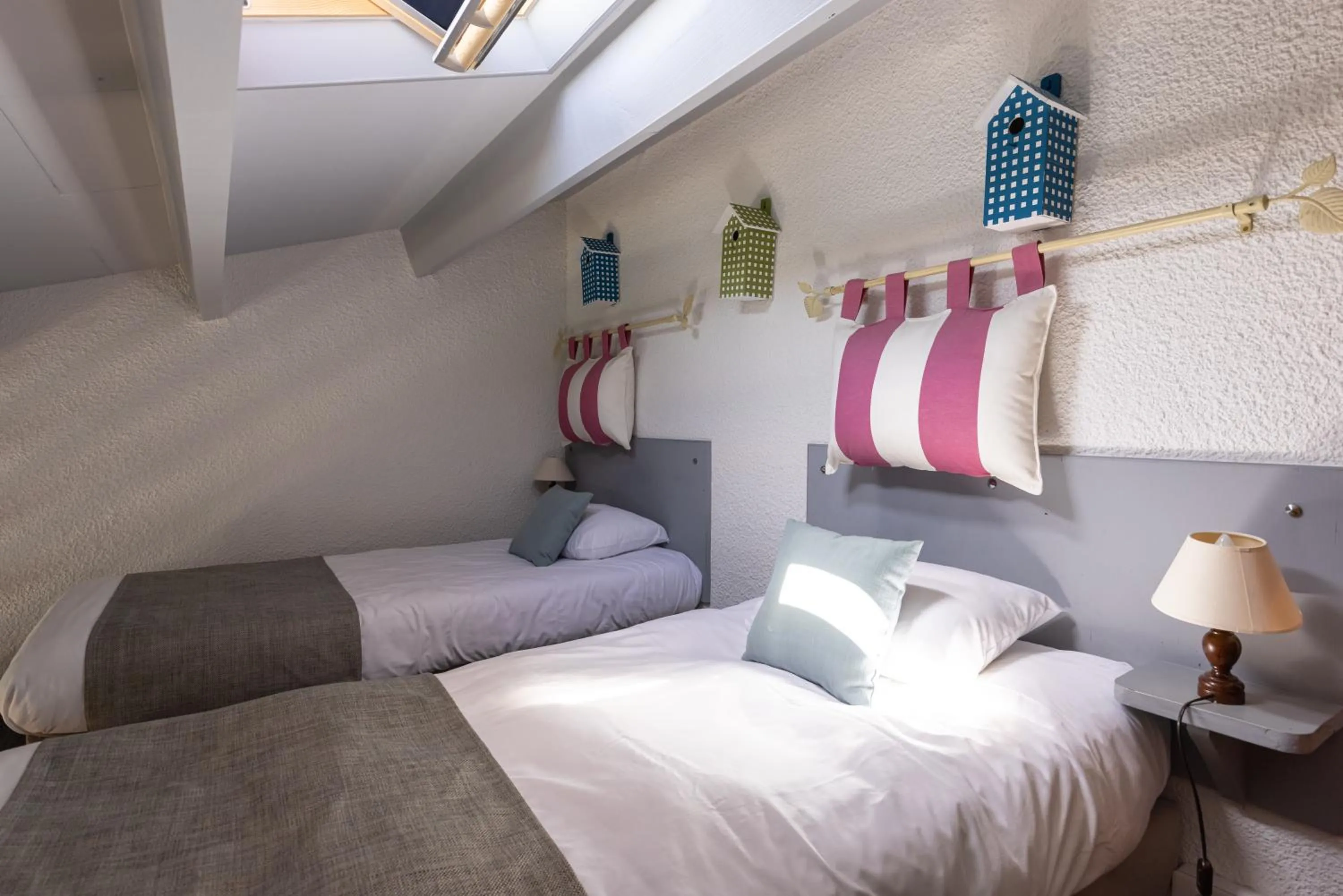 Bed in Logis Hôtel de la Plage