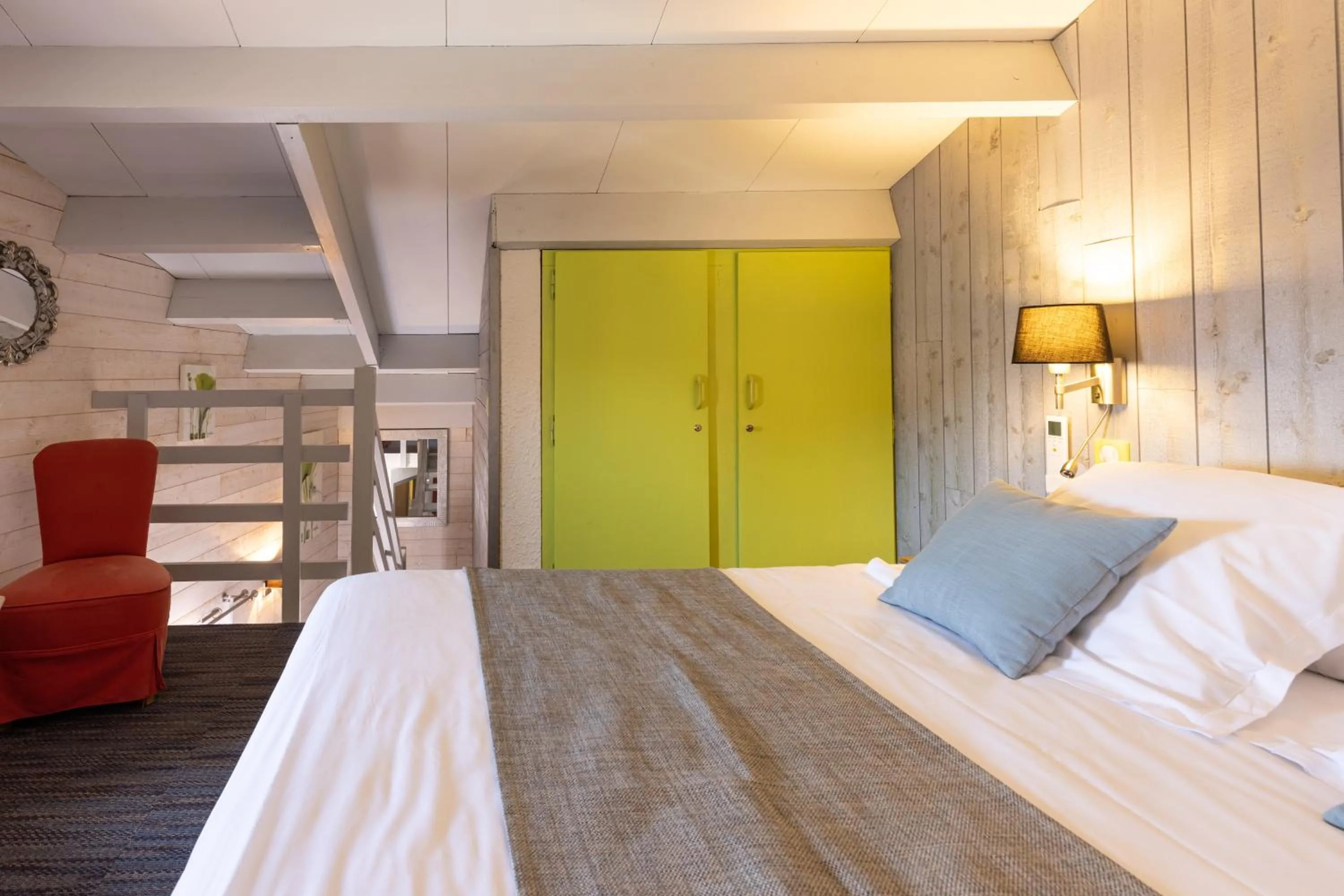 Bed in Logis Hôtel de la Plage