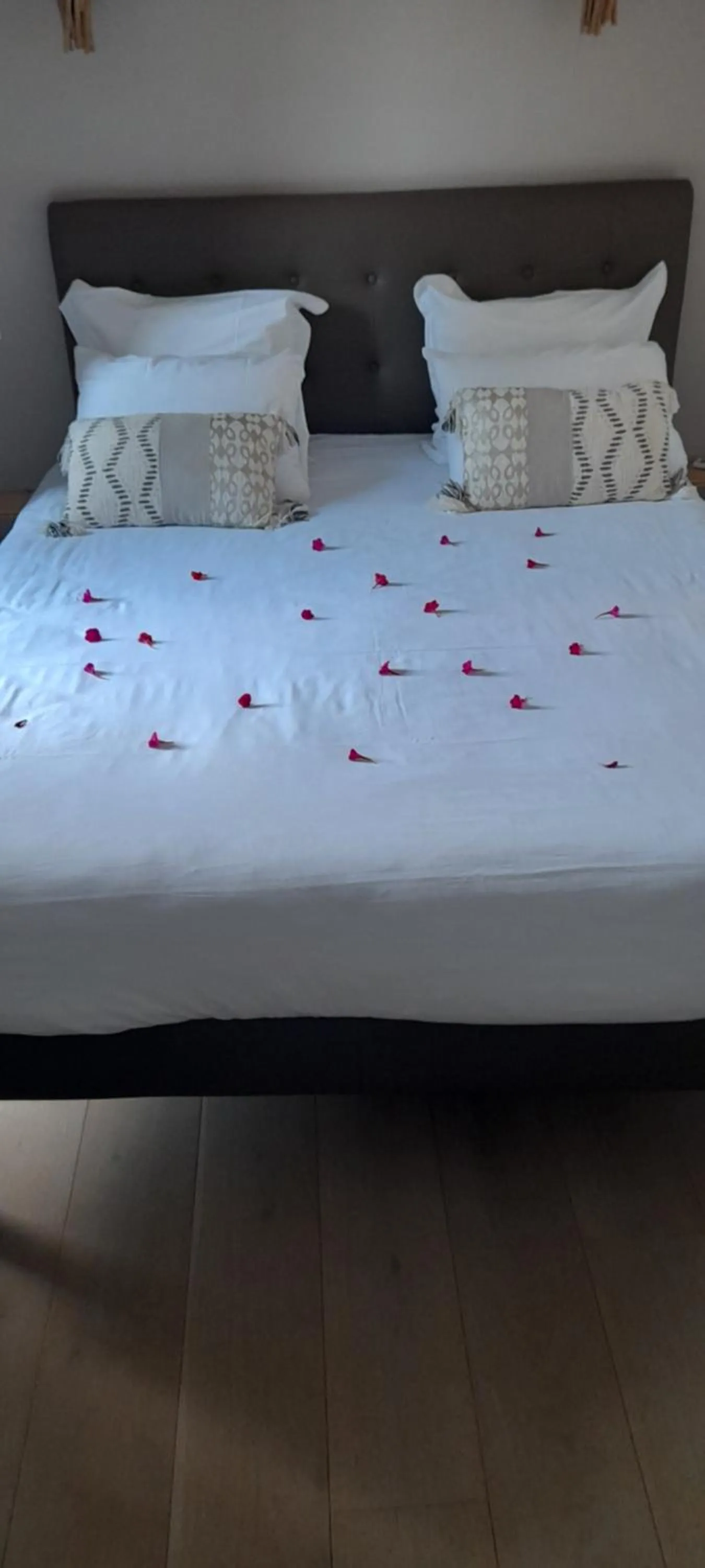 Bed in Logis Hôtel de la Plage