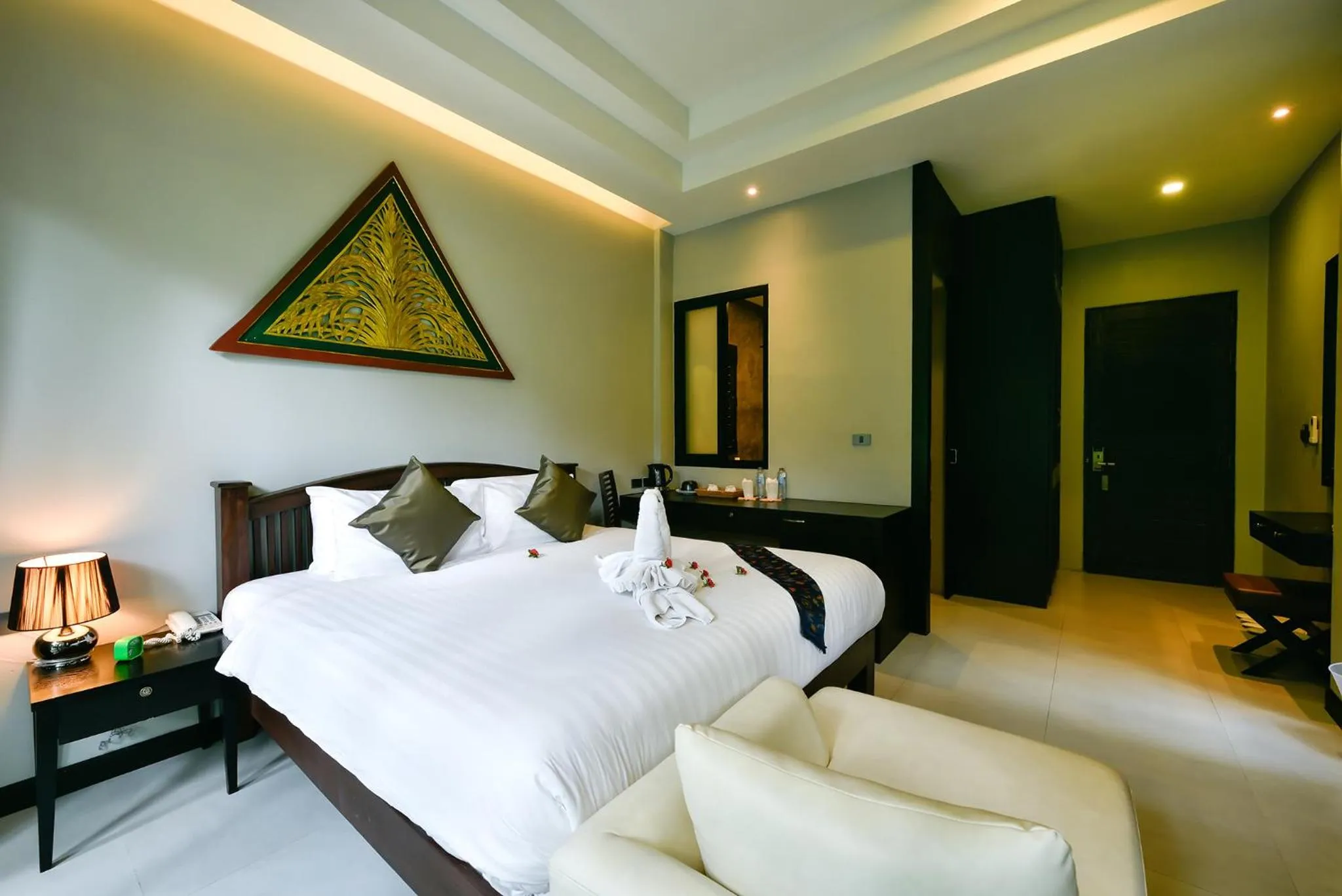 Photo of the whole room, Bed in Coco Paradiso Phuket SHA