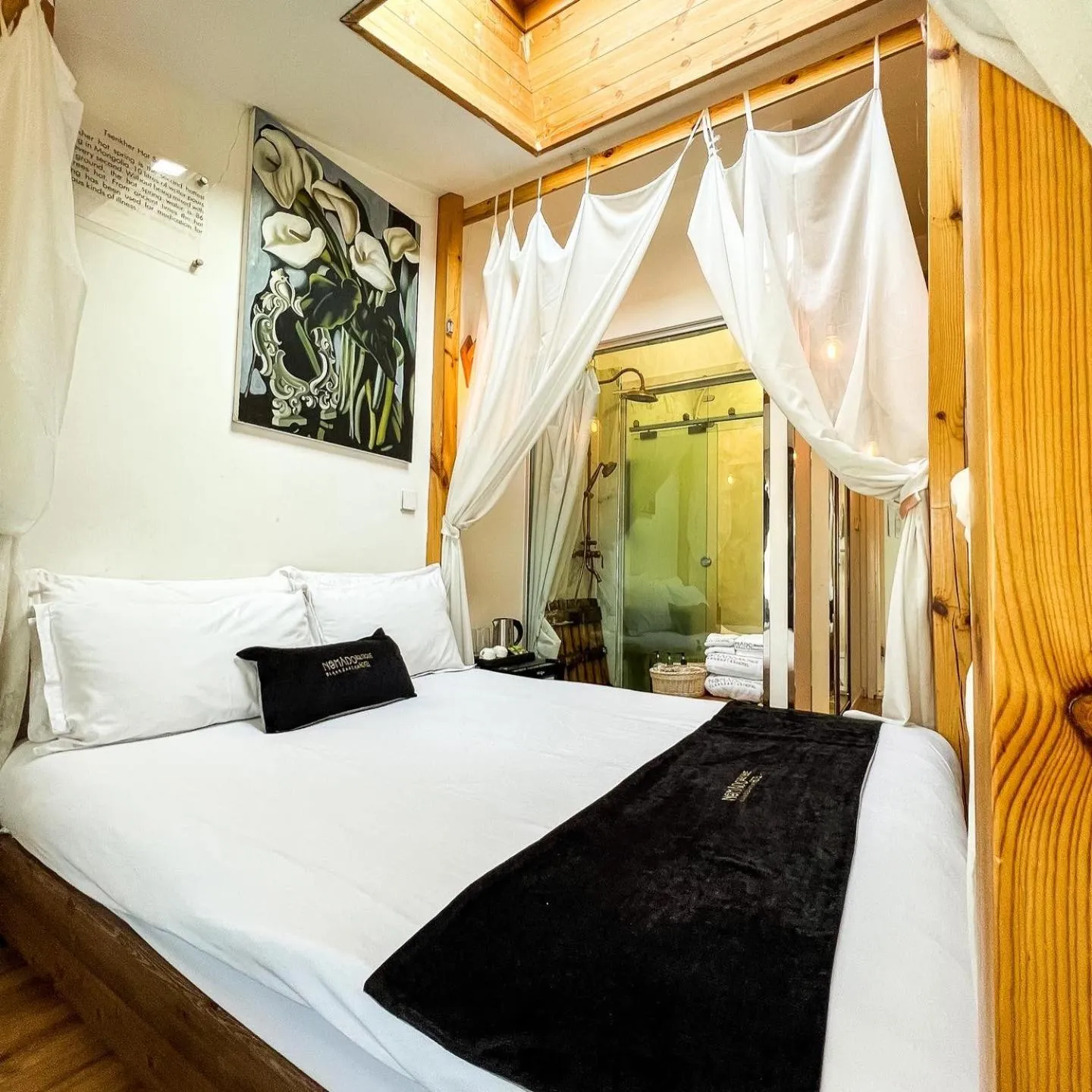 City view, Bed in Nomado Boutique Hotel