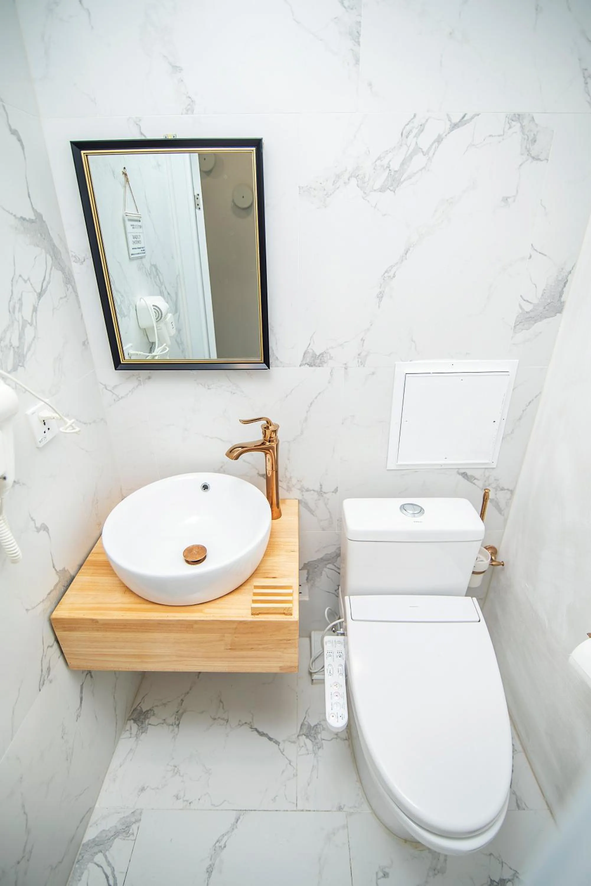 Toilet in Nomado Boutique Hotel