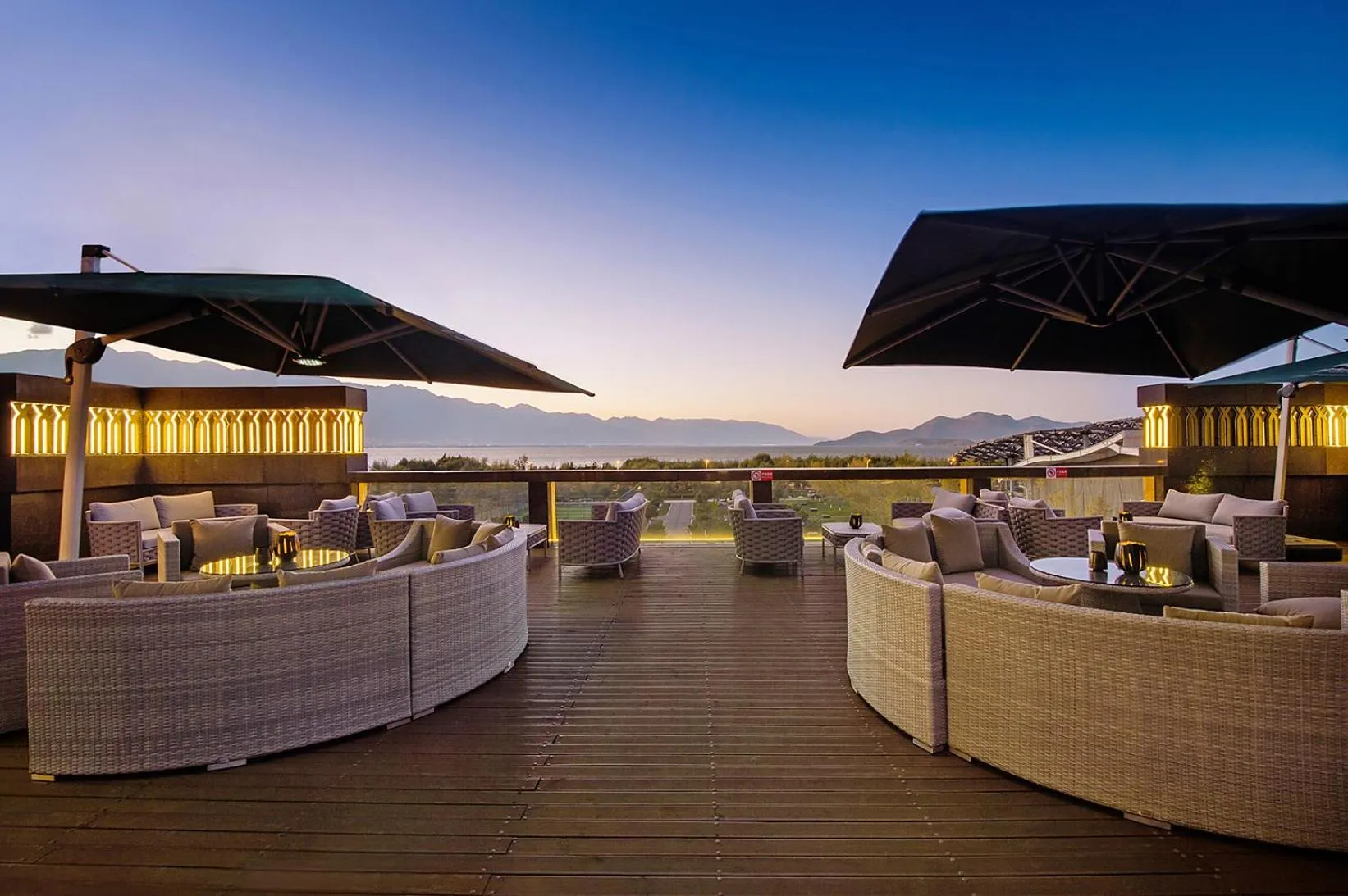 Sunset in Argyle Resort Dali Yueyun