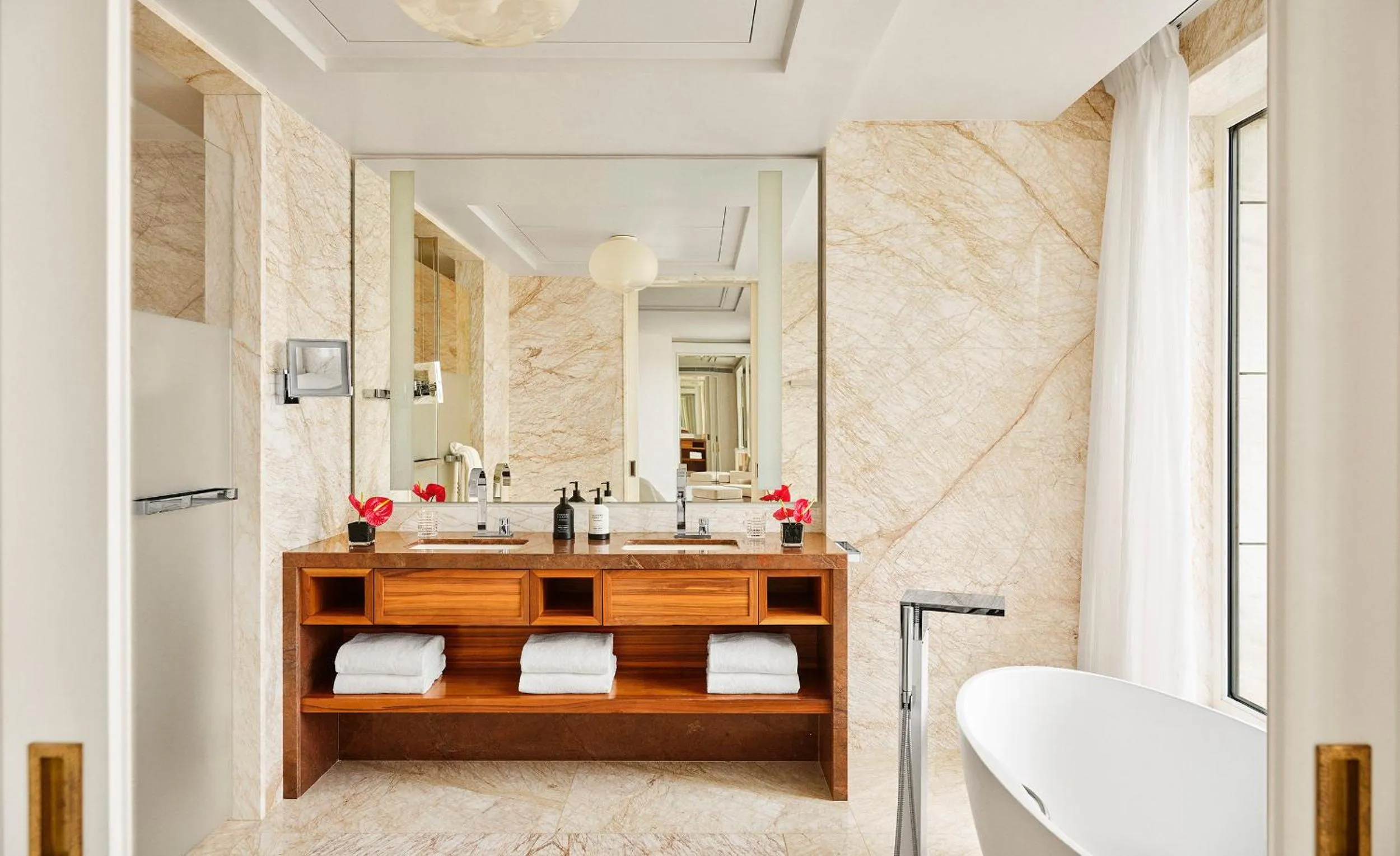 Bathroom in Four Seasons Hotel Madrid