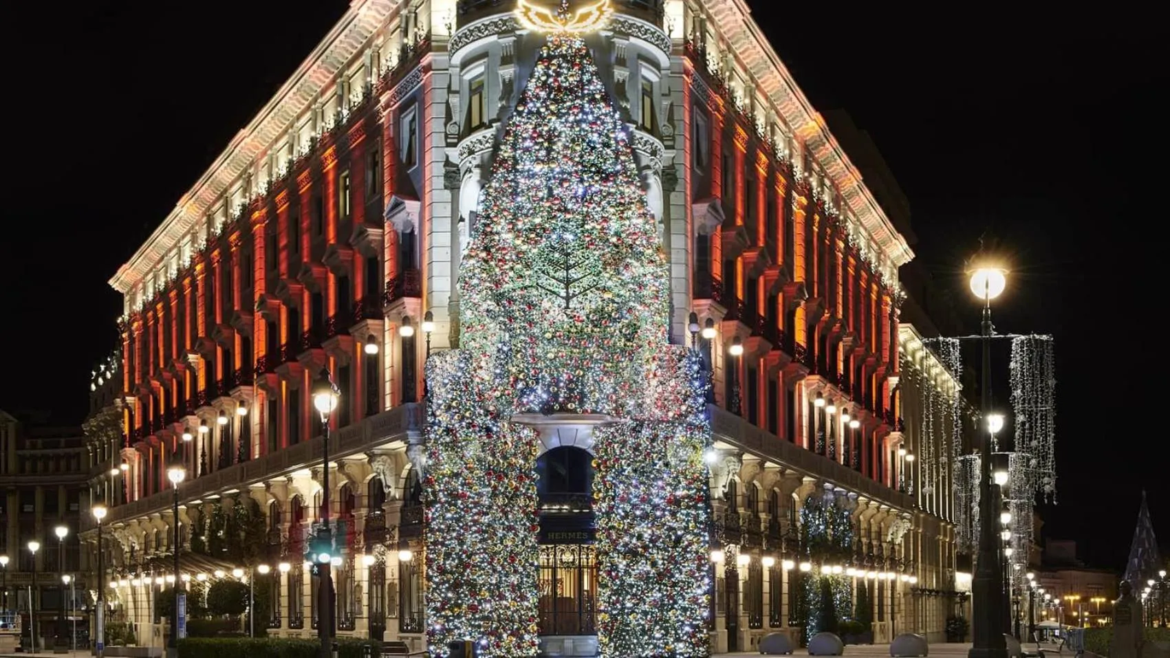 Property building in Four Seasons Hotel Madrid