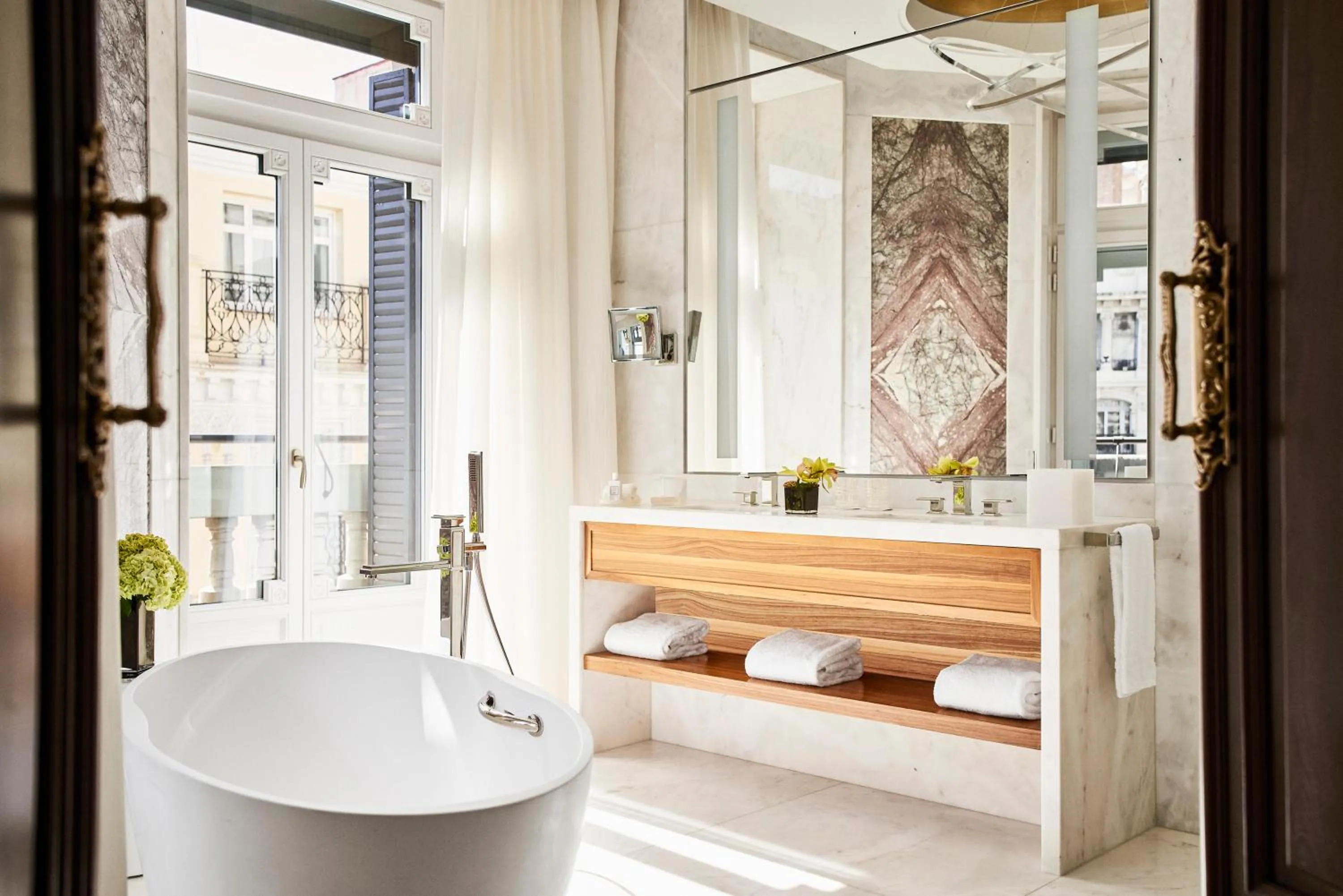 Bathroom in Four Seasons Hotel Madrid