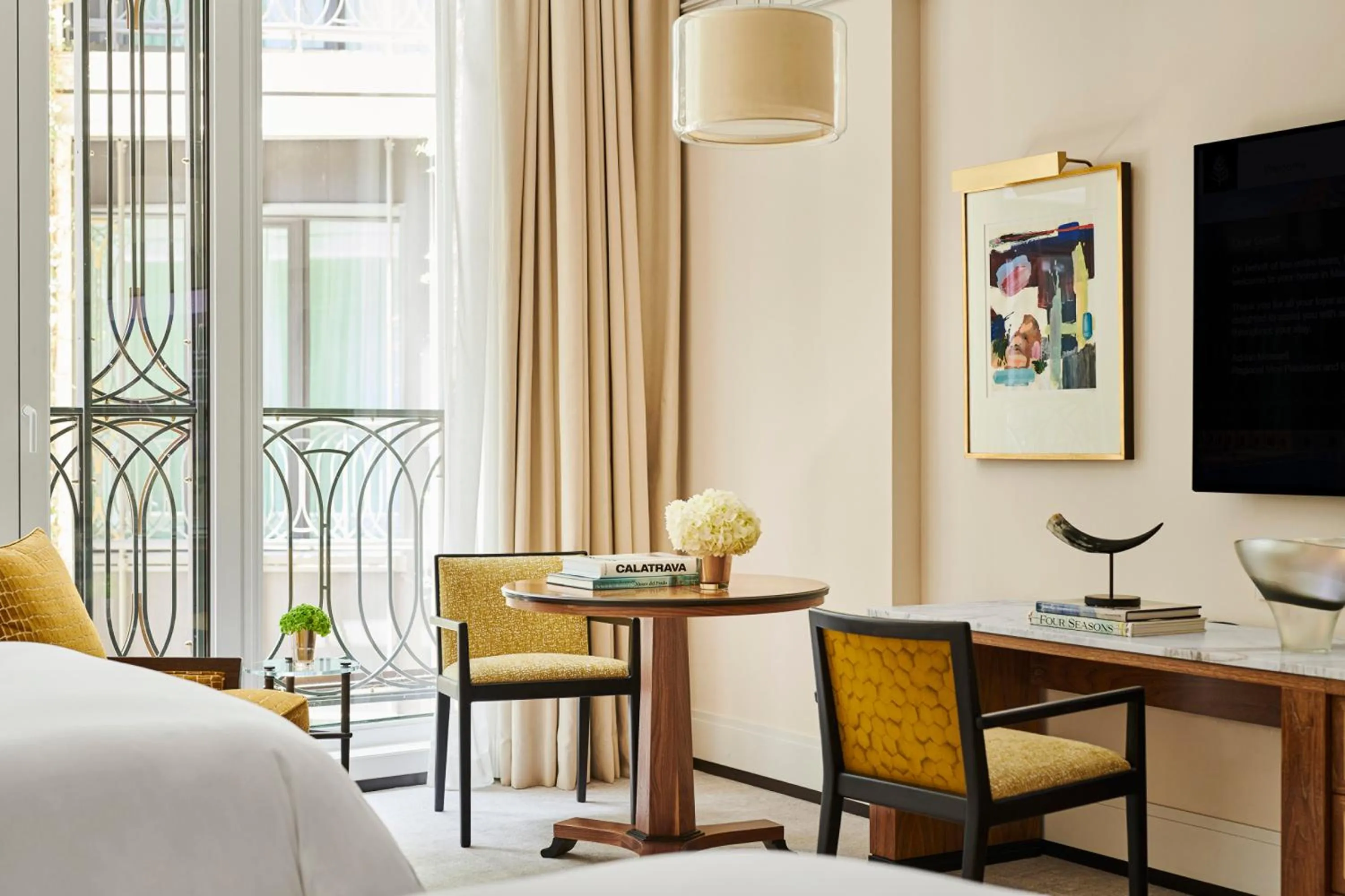 Guests, Bed in Four Seasons Hotel Madrid