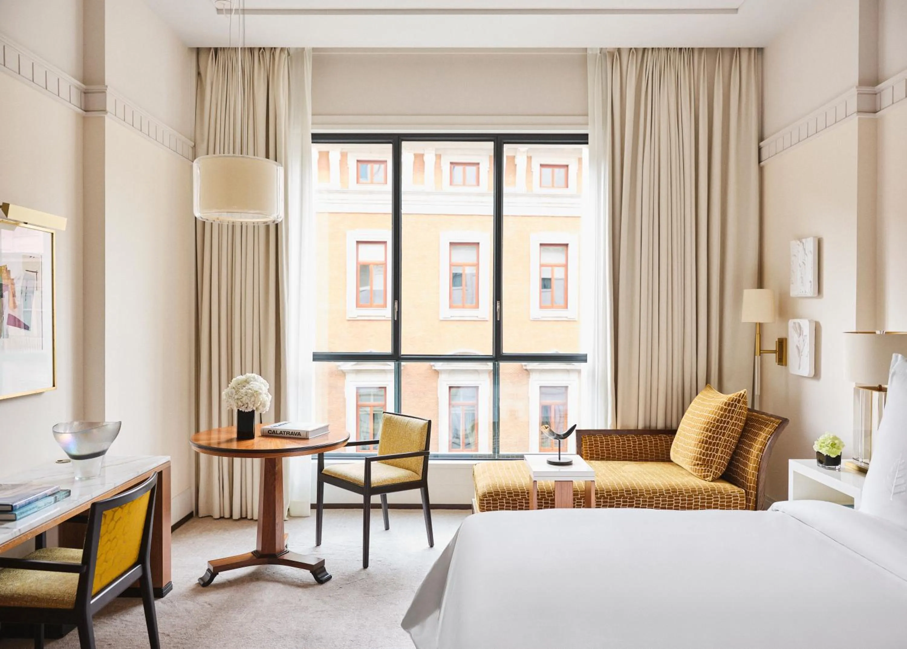 Bedroom, Bed in Four Seasons Hotel Madrid