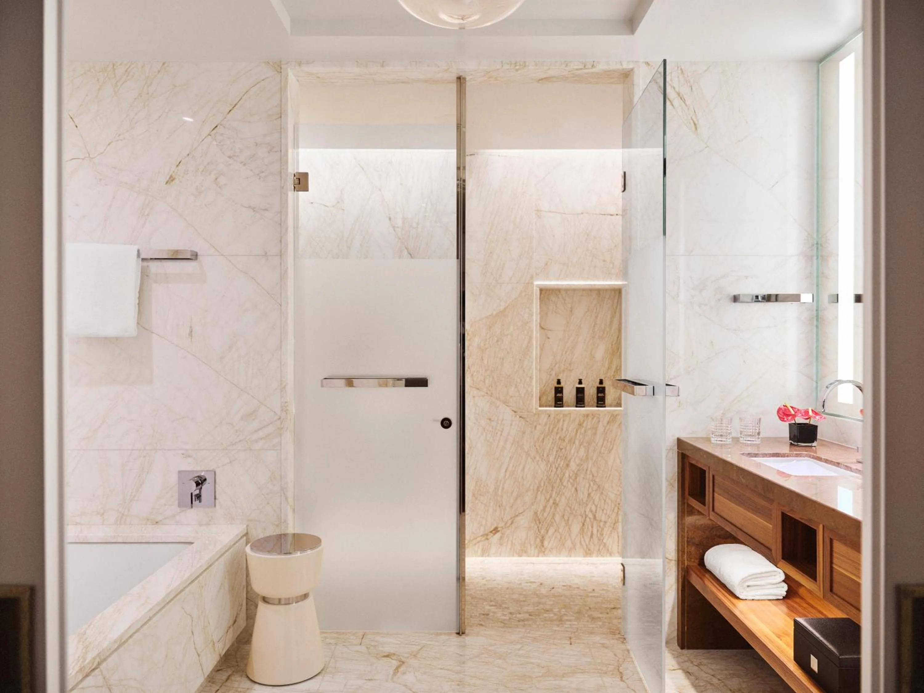 Bathroom in Four Seasons Hotel Madrid