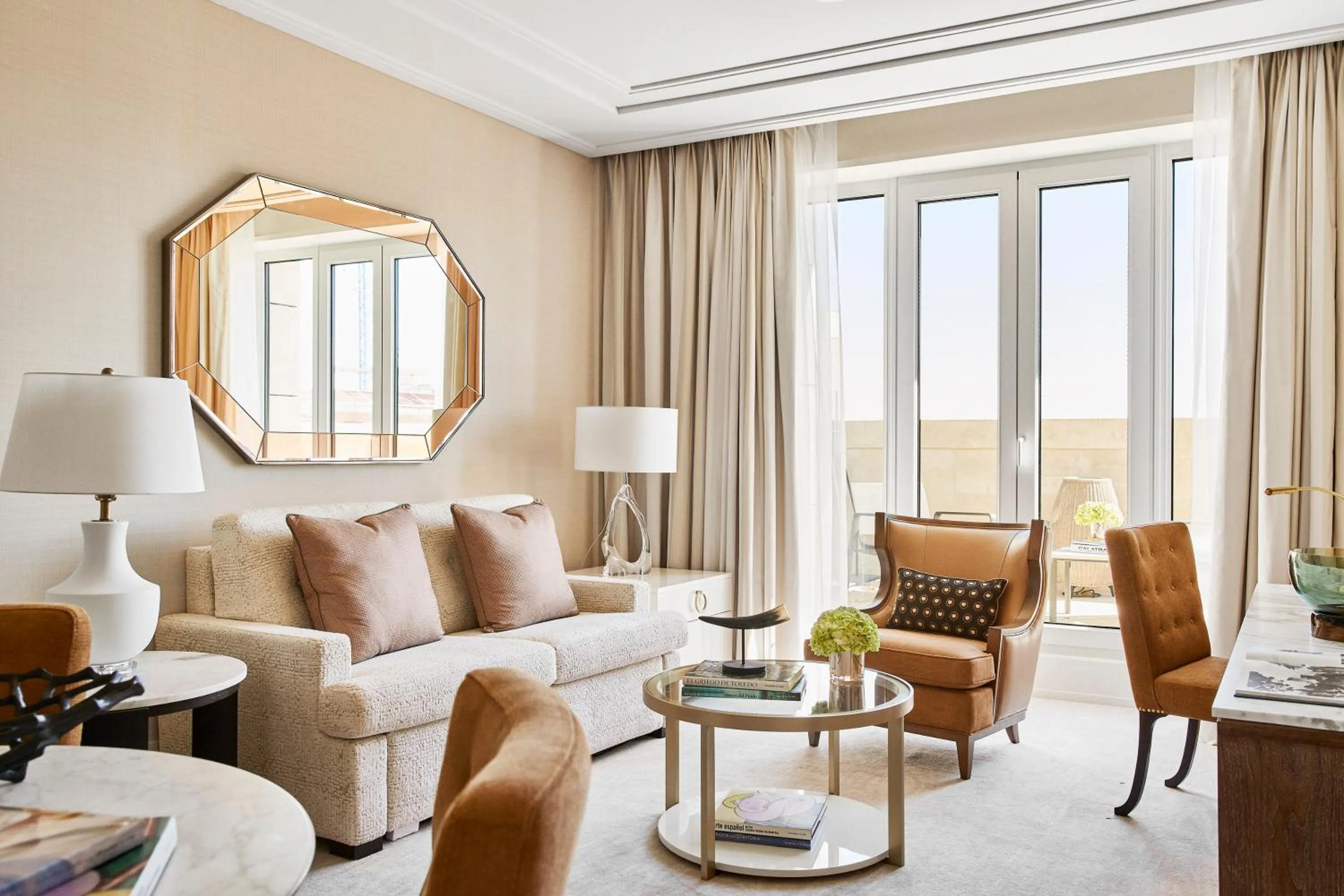 Living room in Four Seasons Hotel Madrid