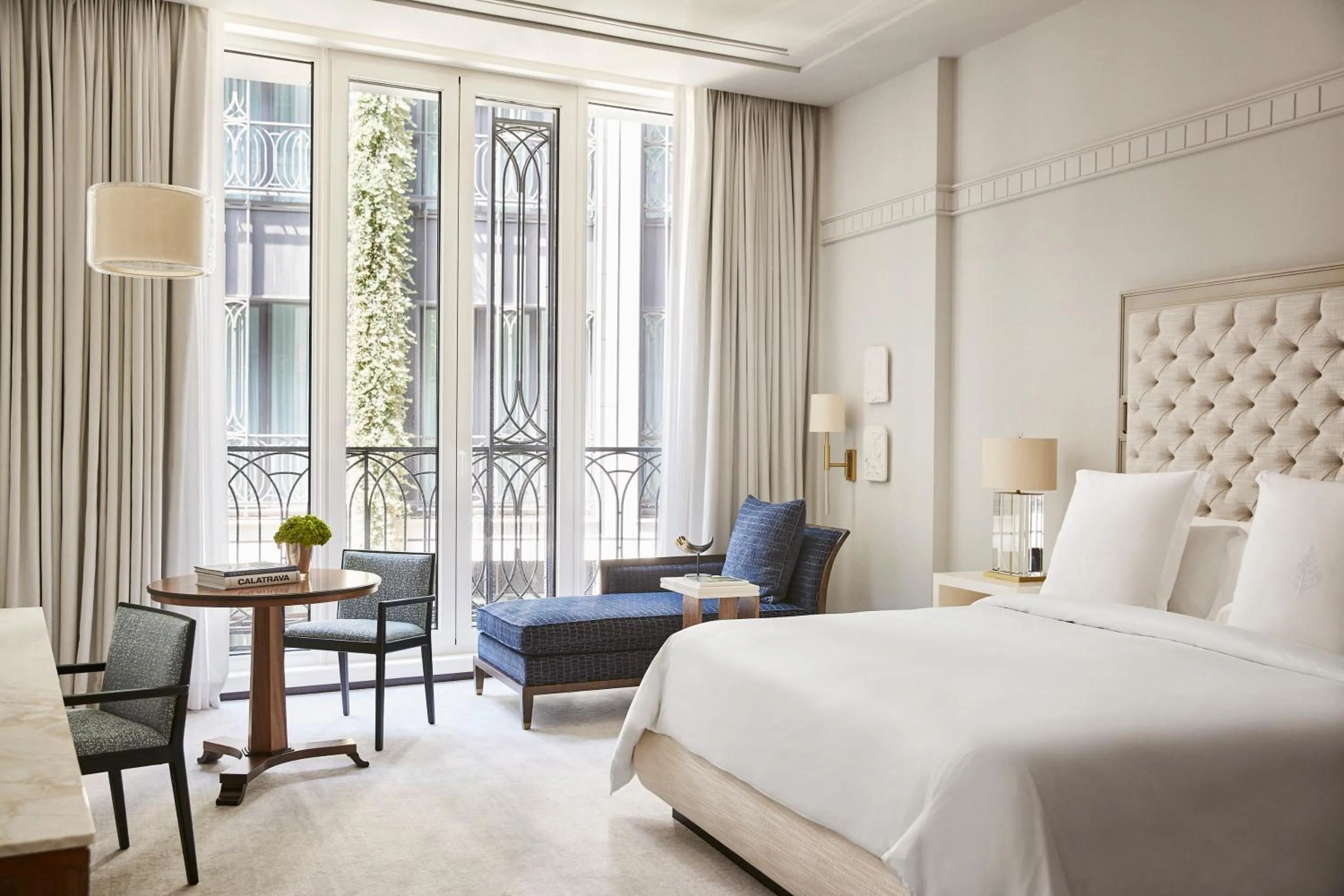 Bed in Four Seasons Hotel Madrid