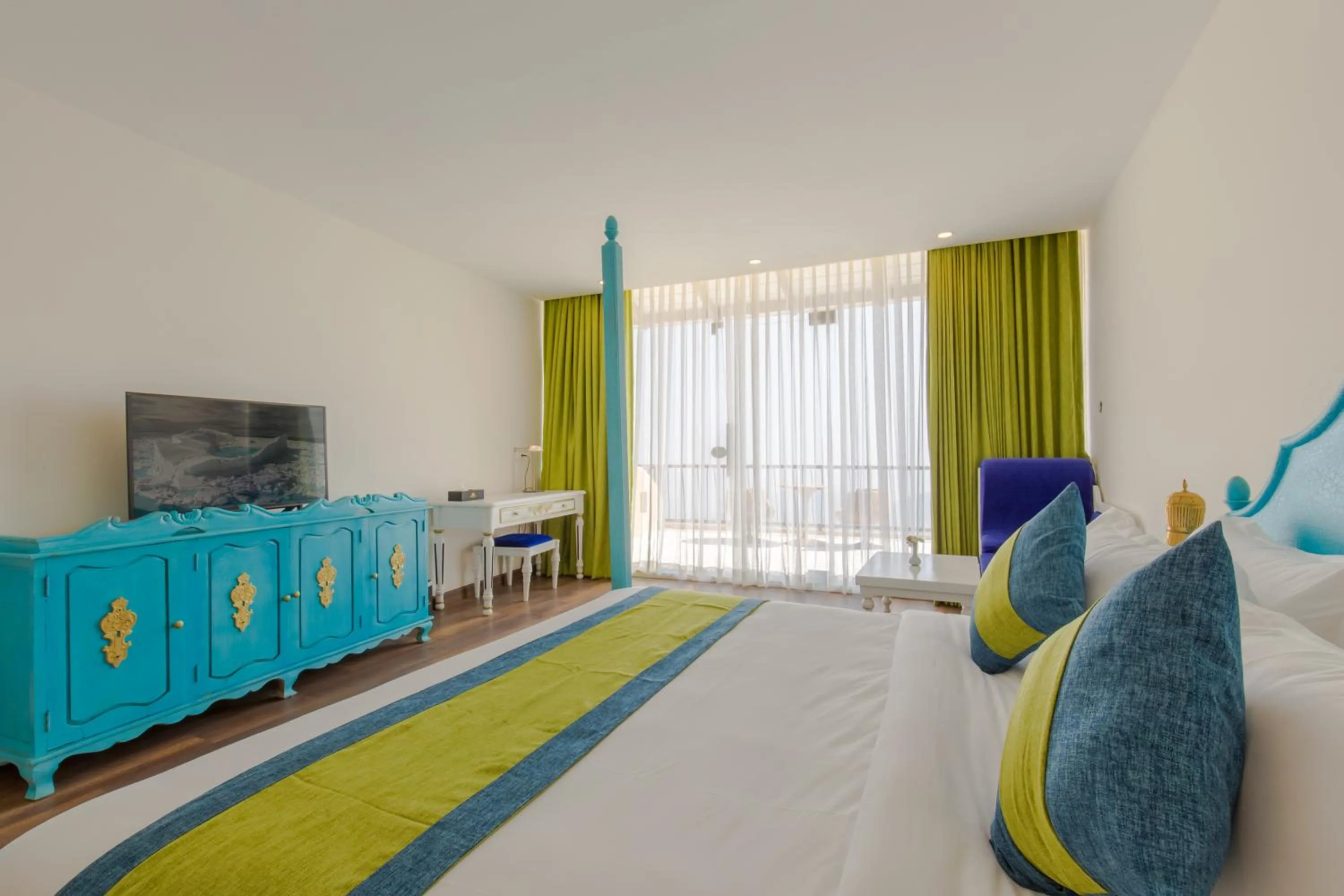 Photo of the whole room, Bed in Aagantuk Resort