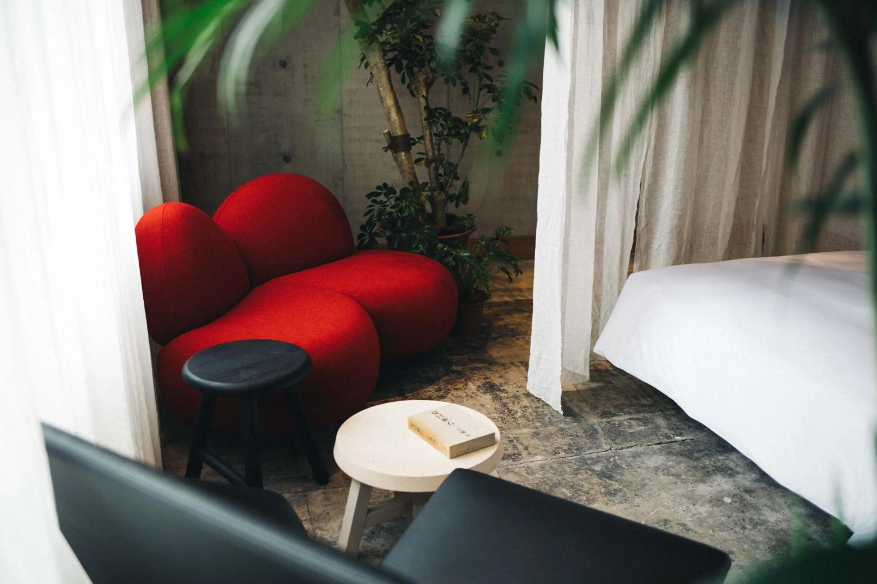 Living room, Bed in Hotel K5