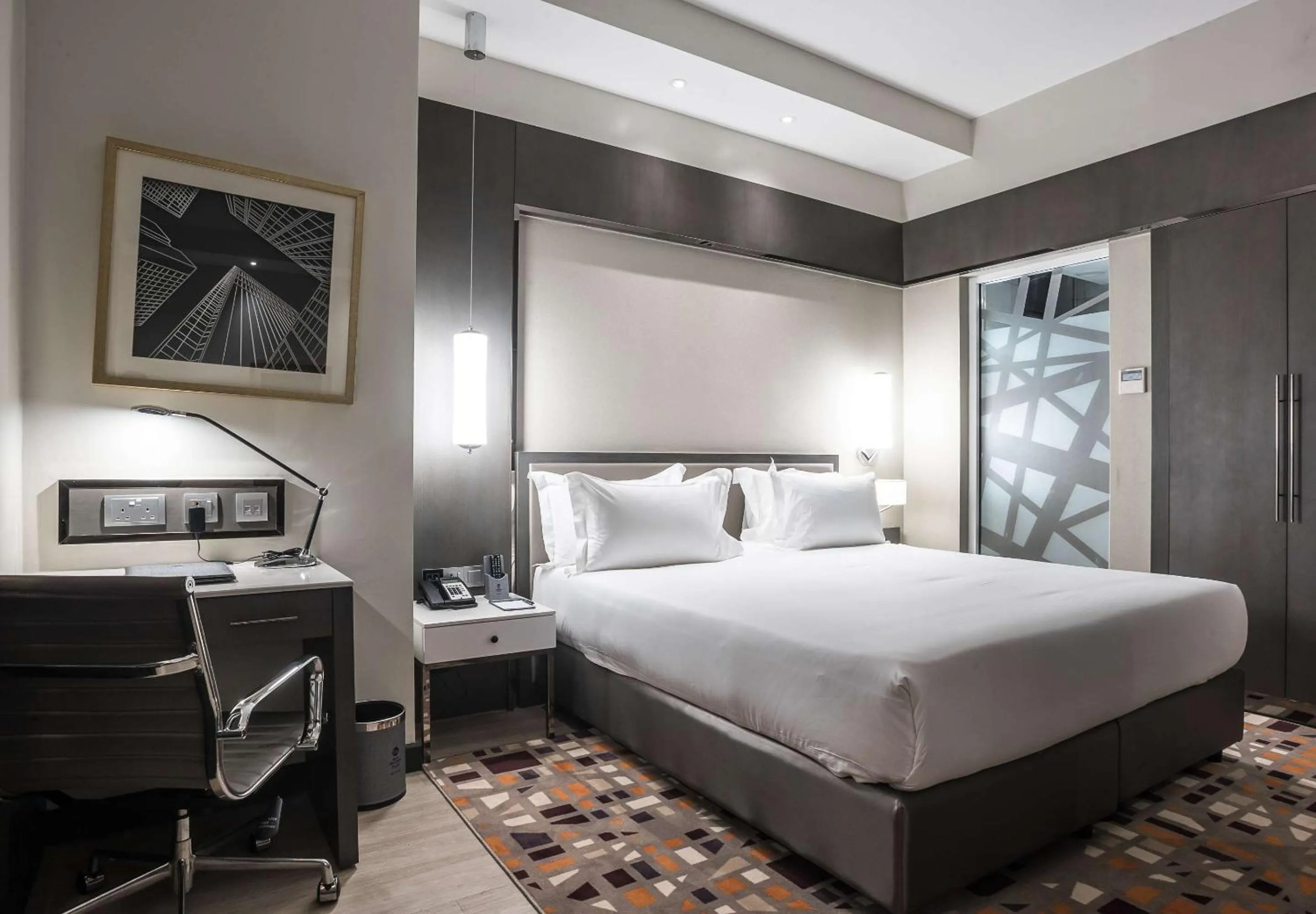 Photo of the whole room, Bed in Best Western Premier Westlands