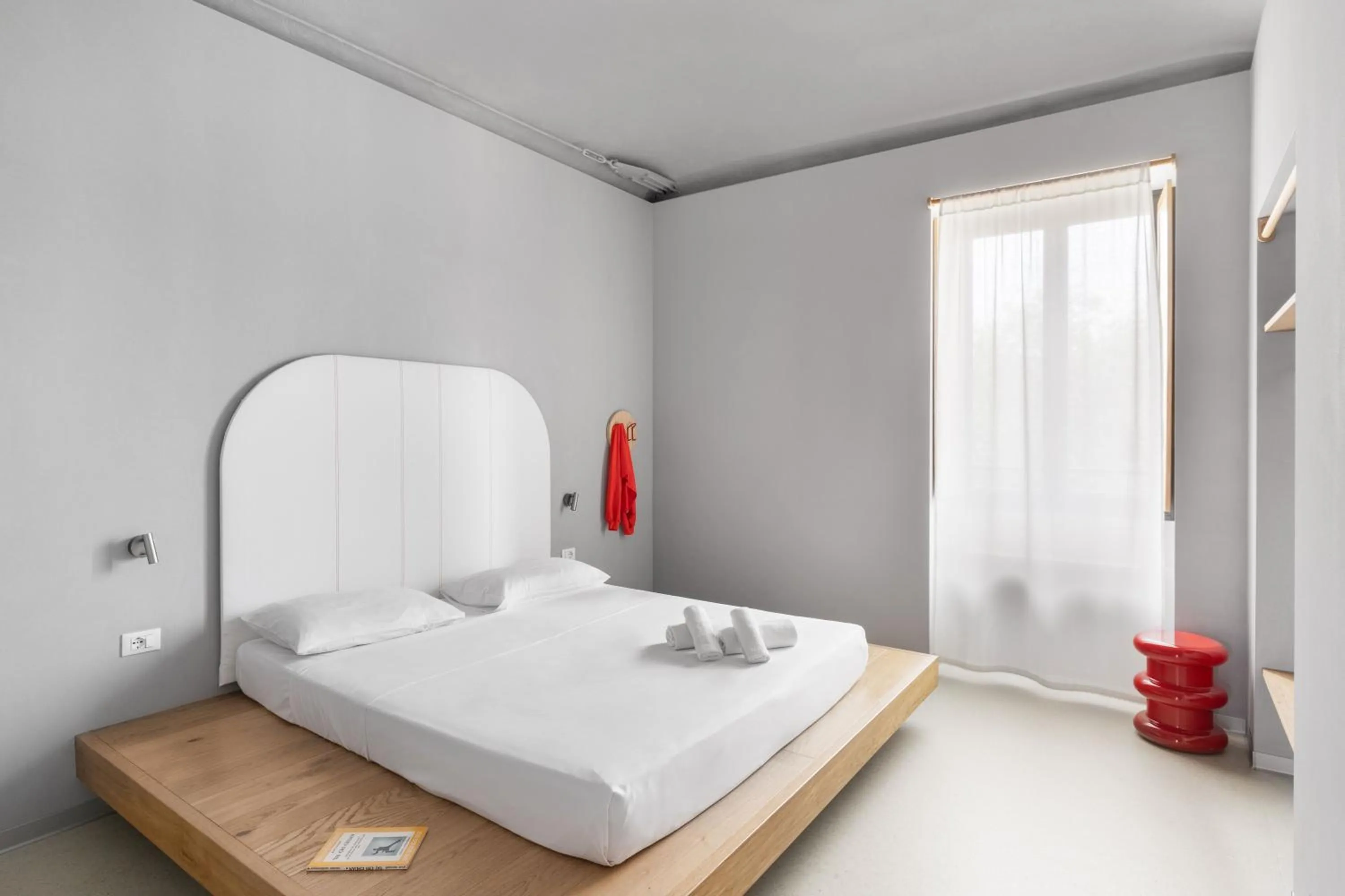 Bedroom, Bed in Combo Torino