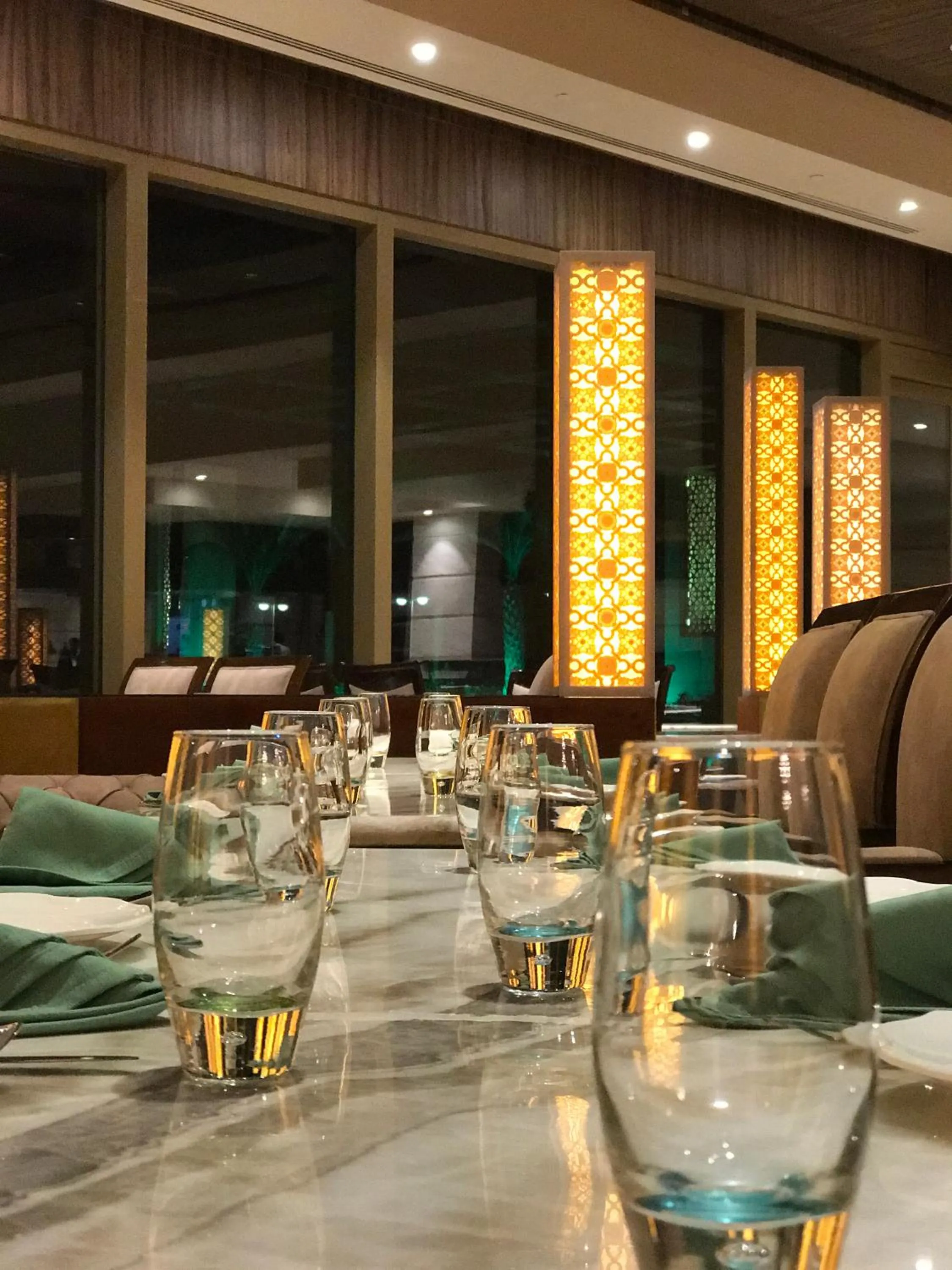 Restaurant/places to eat in Seven Seas Hotel