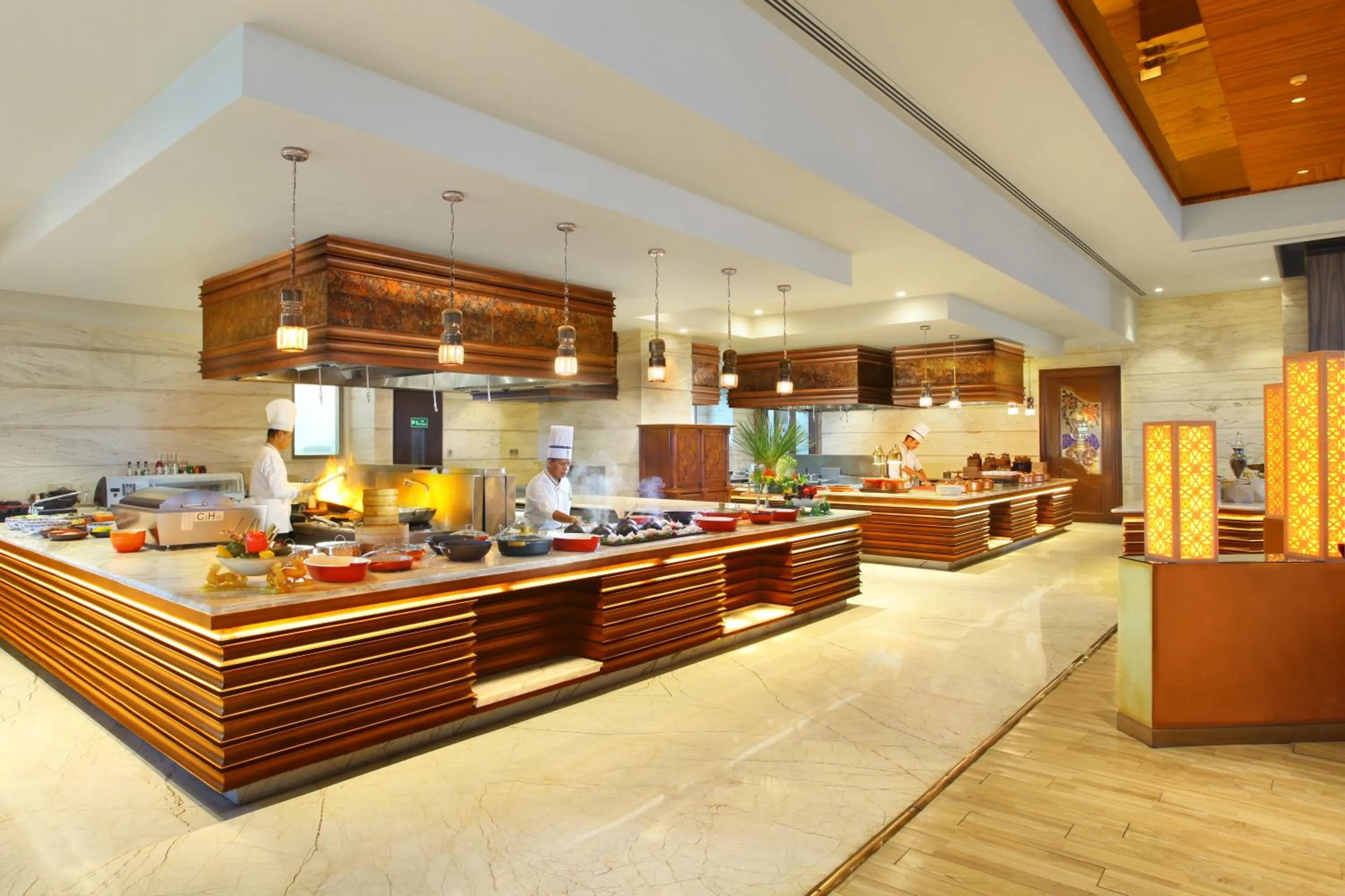 Restaurant/places to eat in Seven Seas Hotel