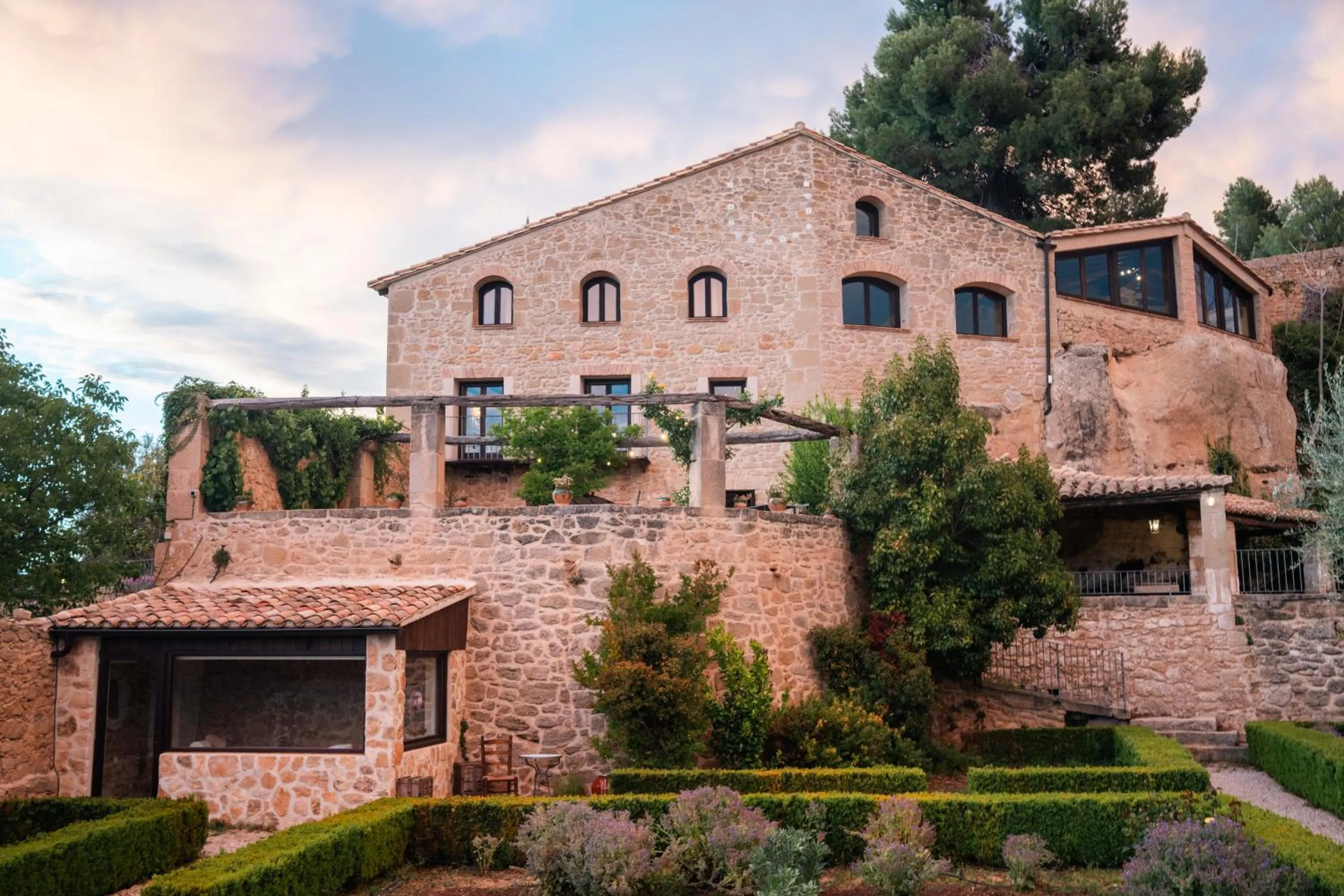 Property building in Hotel Hort De Fortunyo