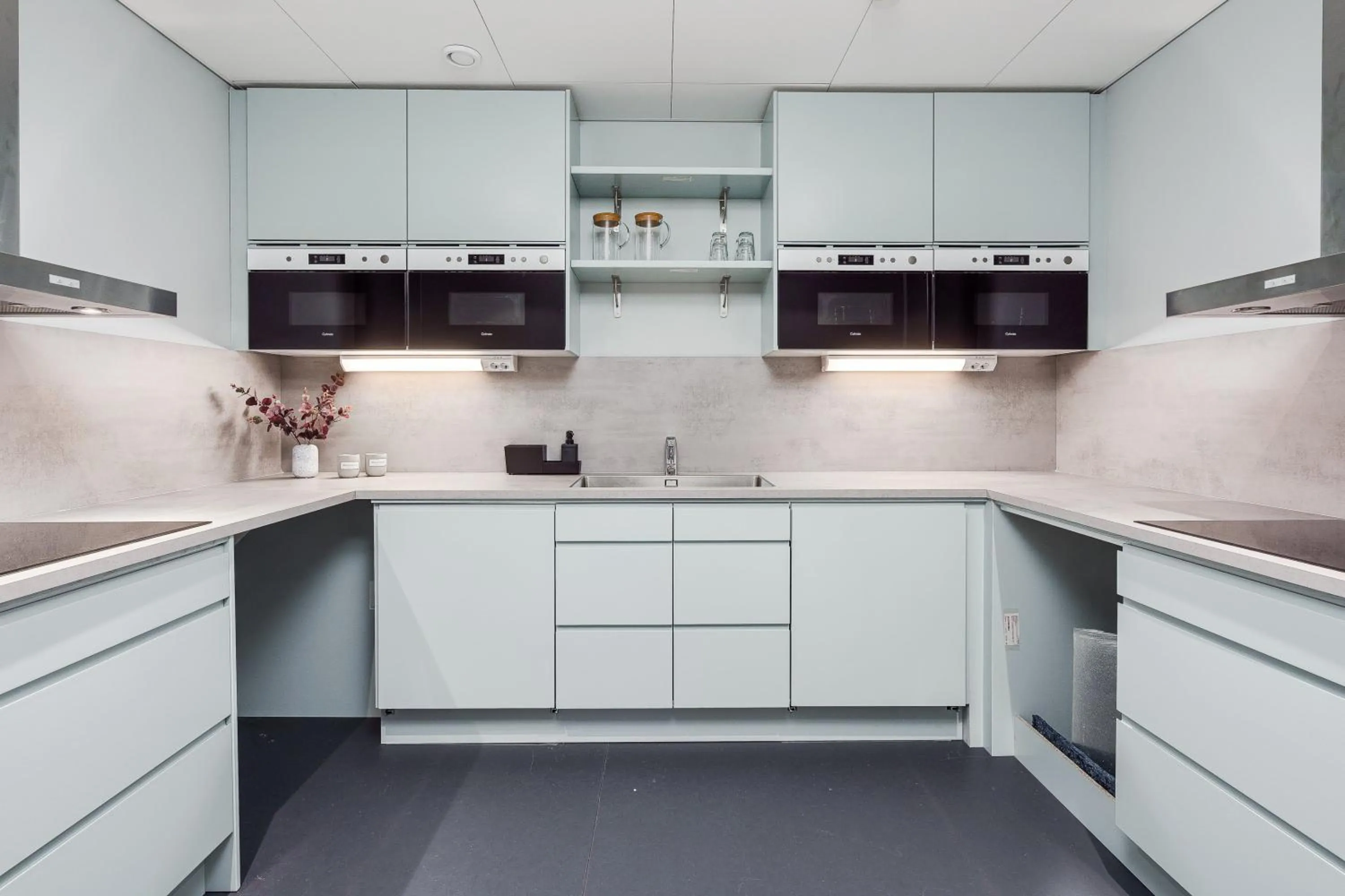 Communal kitchen in Forenom Hotels & Apartments Arlanda