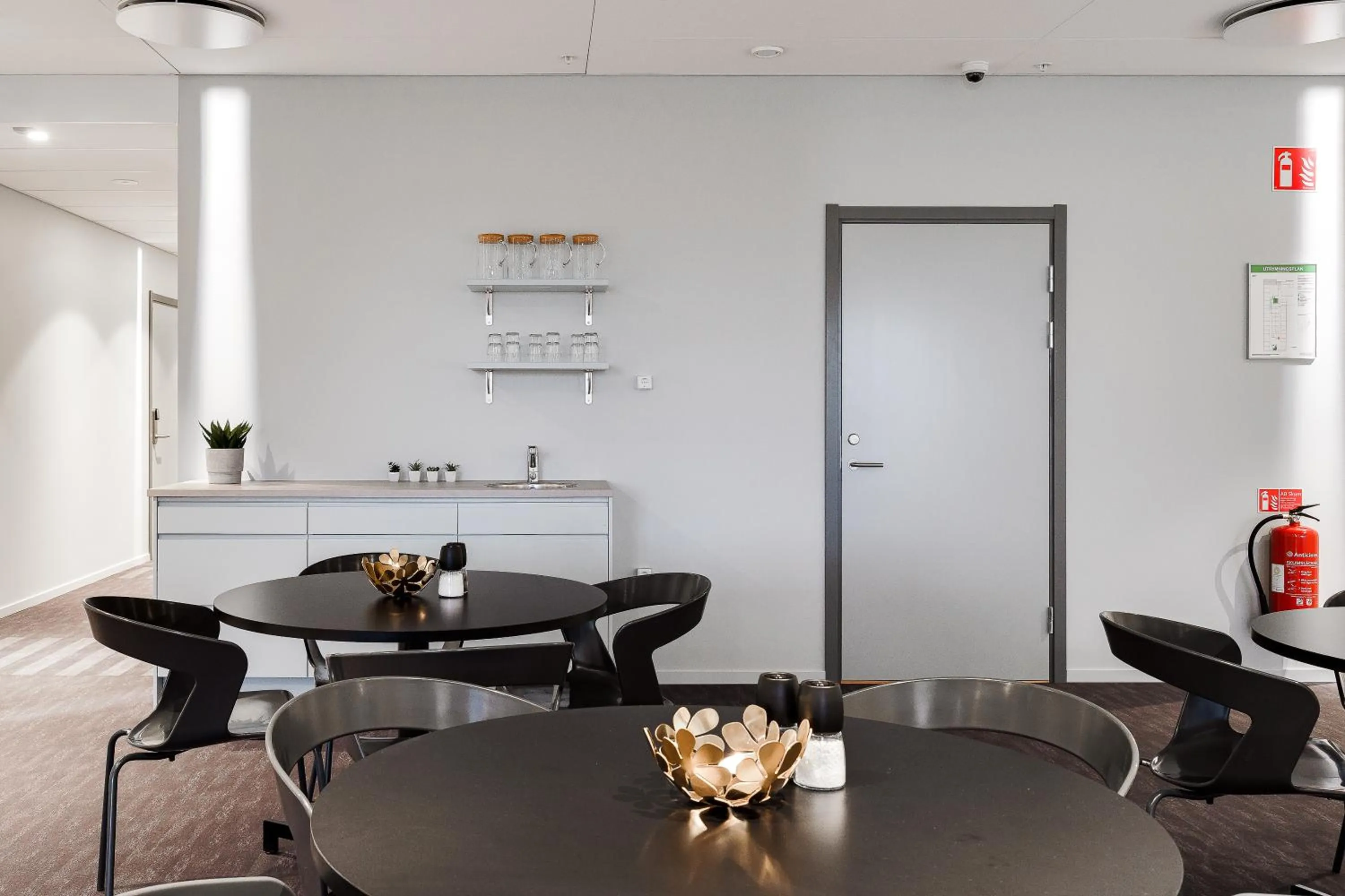 Dining area in Forenom Hotels & Apartments Arlanda