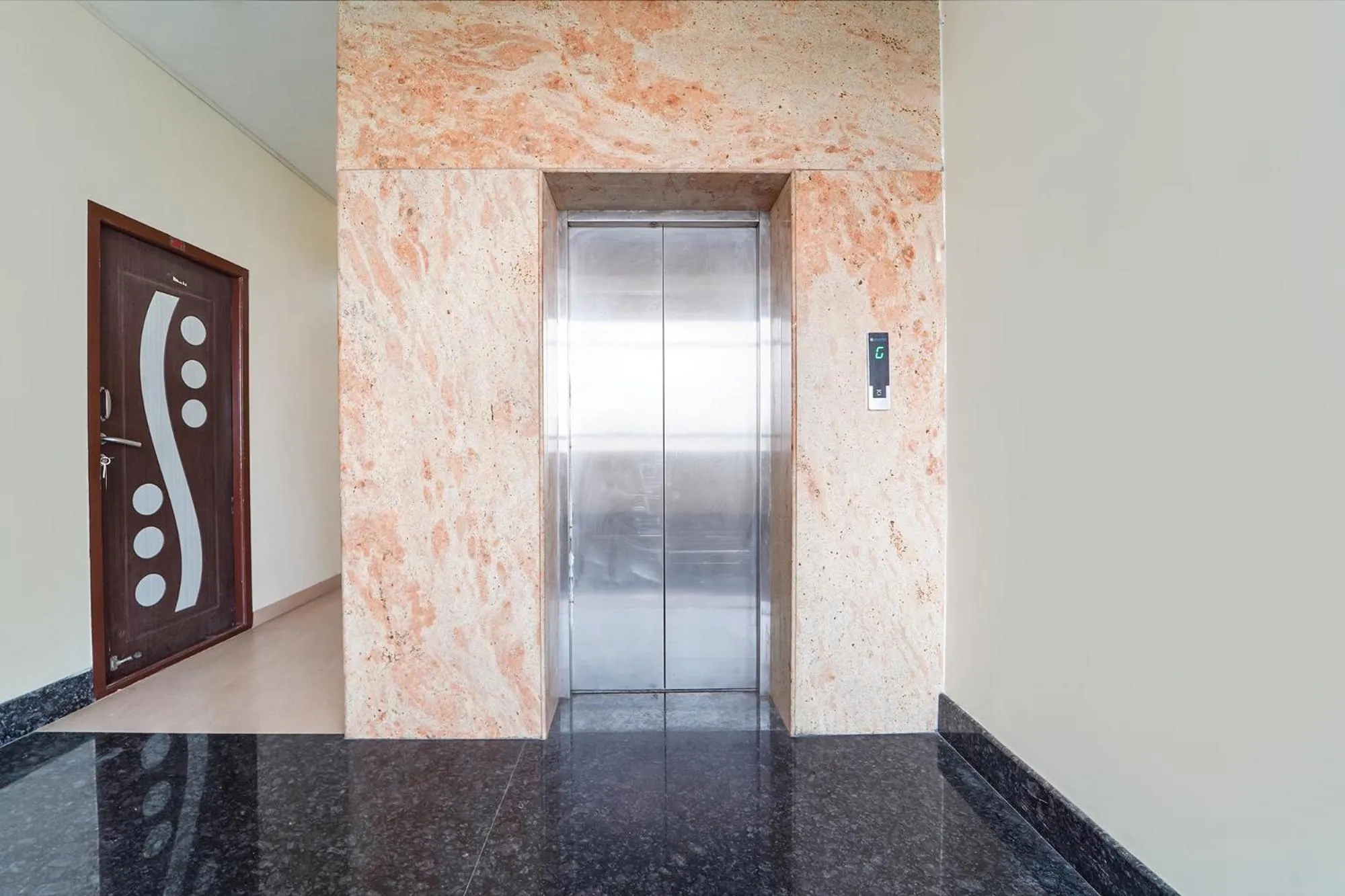 elevator in Itsy Hotels Sri Mani'S Residency, Coimbatore Airport