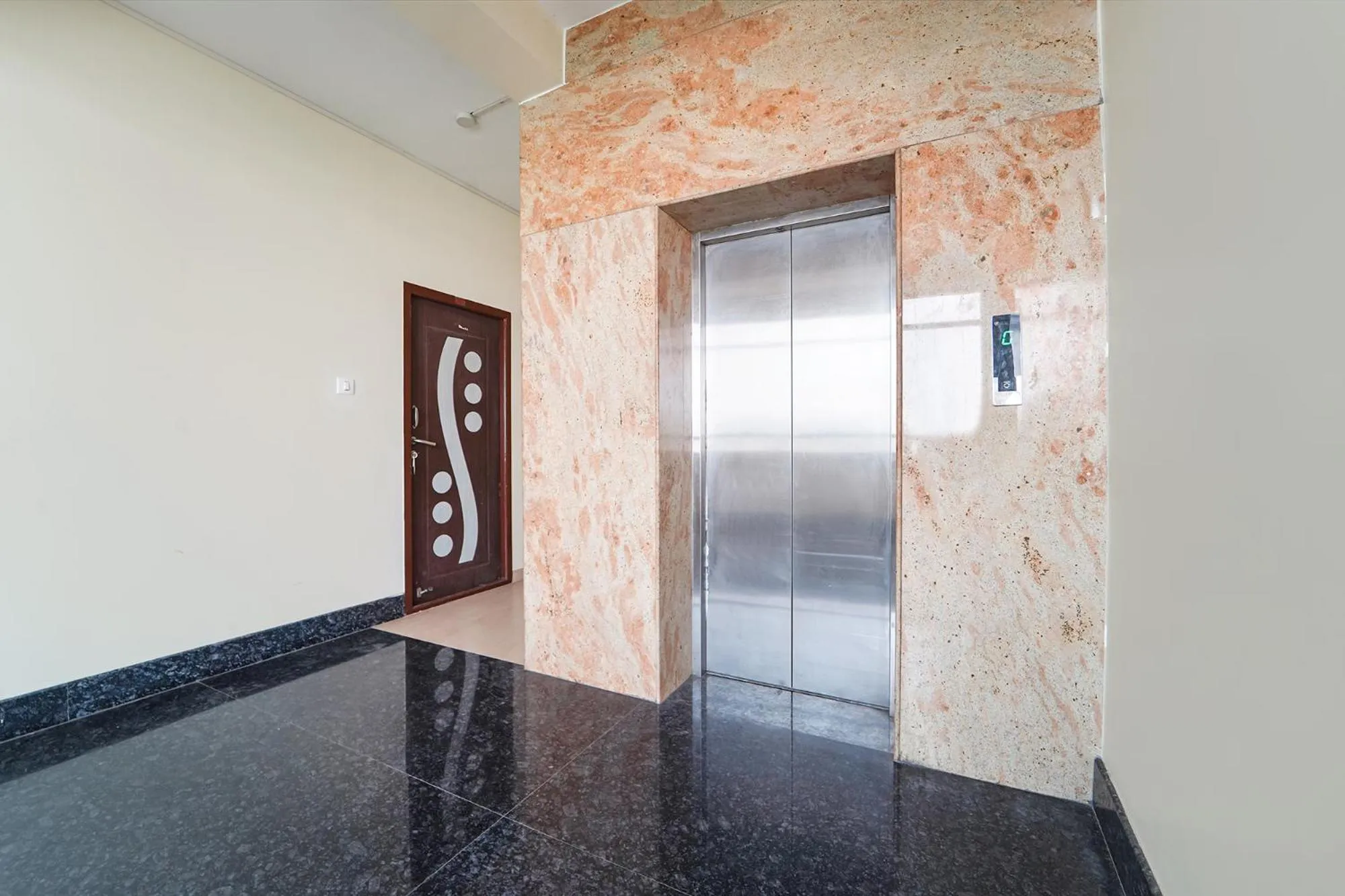 Lobby or reception in Itsy Hotels Sri Mani'S Residency, Coimbatore Airport