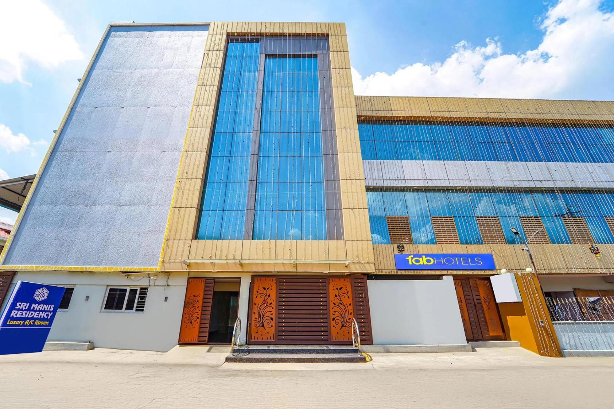Property building in Itsy Hotels Sri Mani'S Residency, Coimbatore Airport