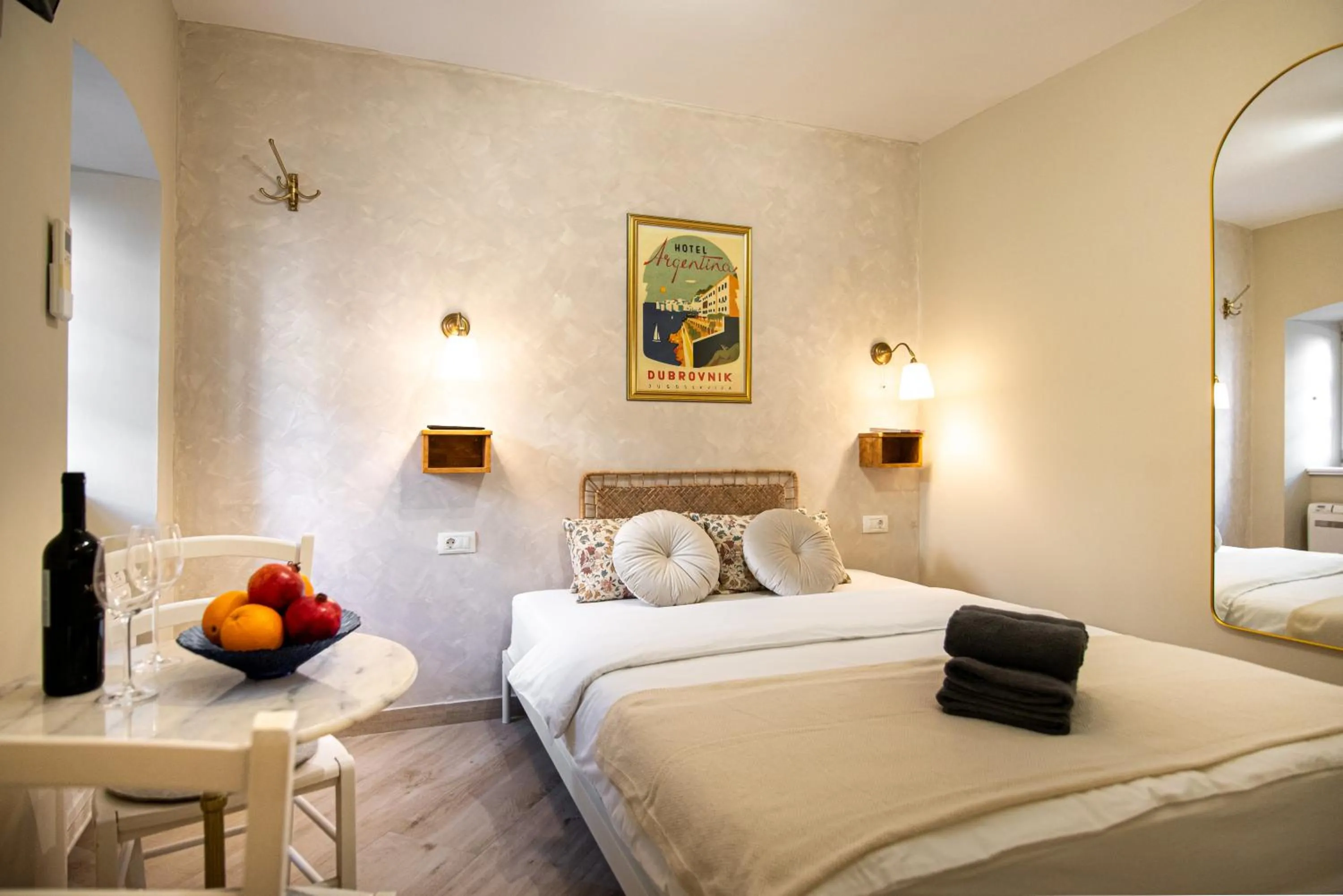 Bed in Ragusa City Walls Apartments