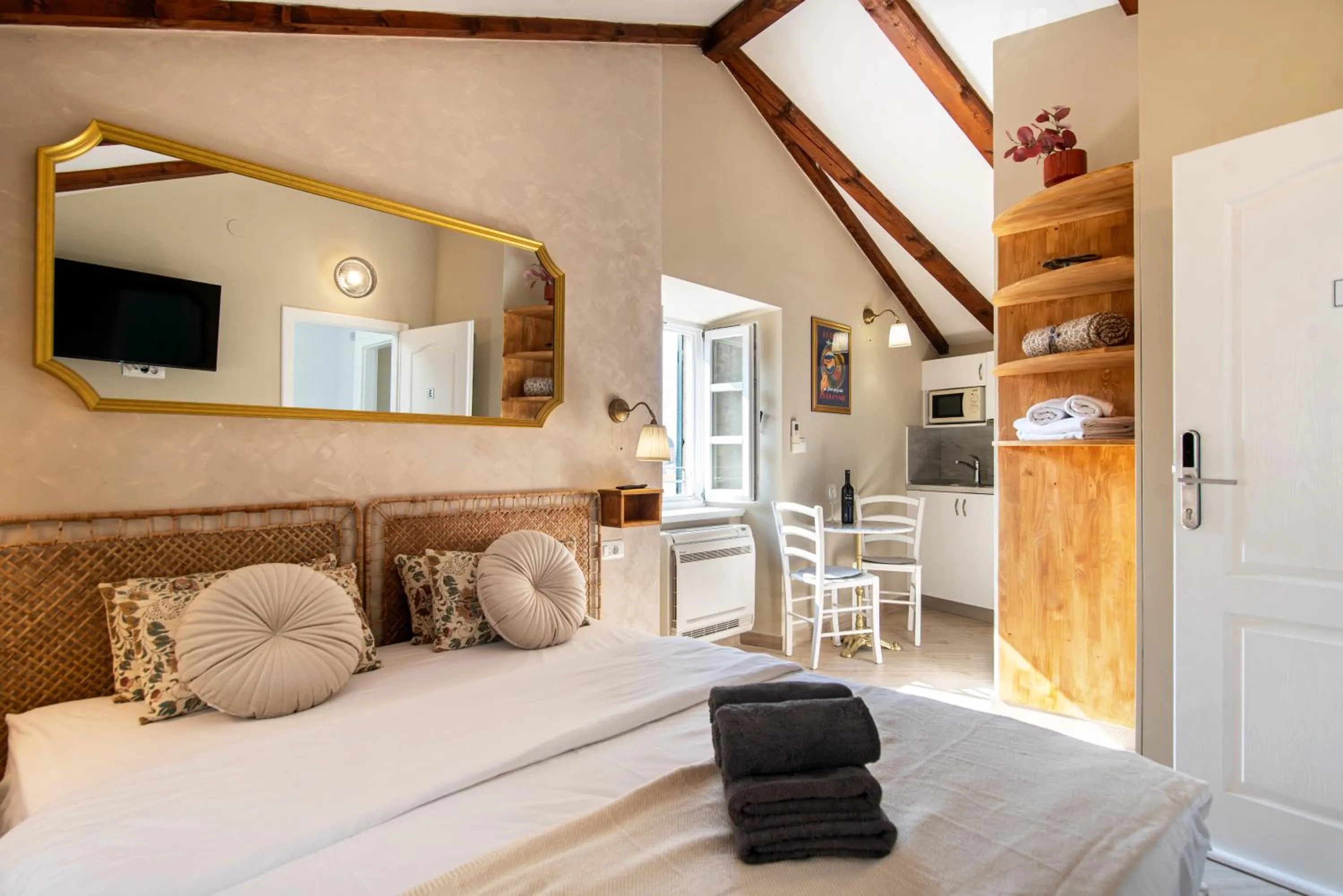 Photo of the whole room, Bed in Ragusa City Walls Apartments