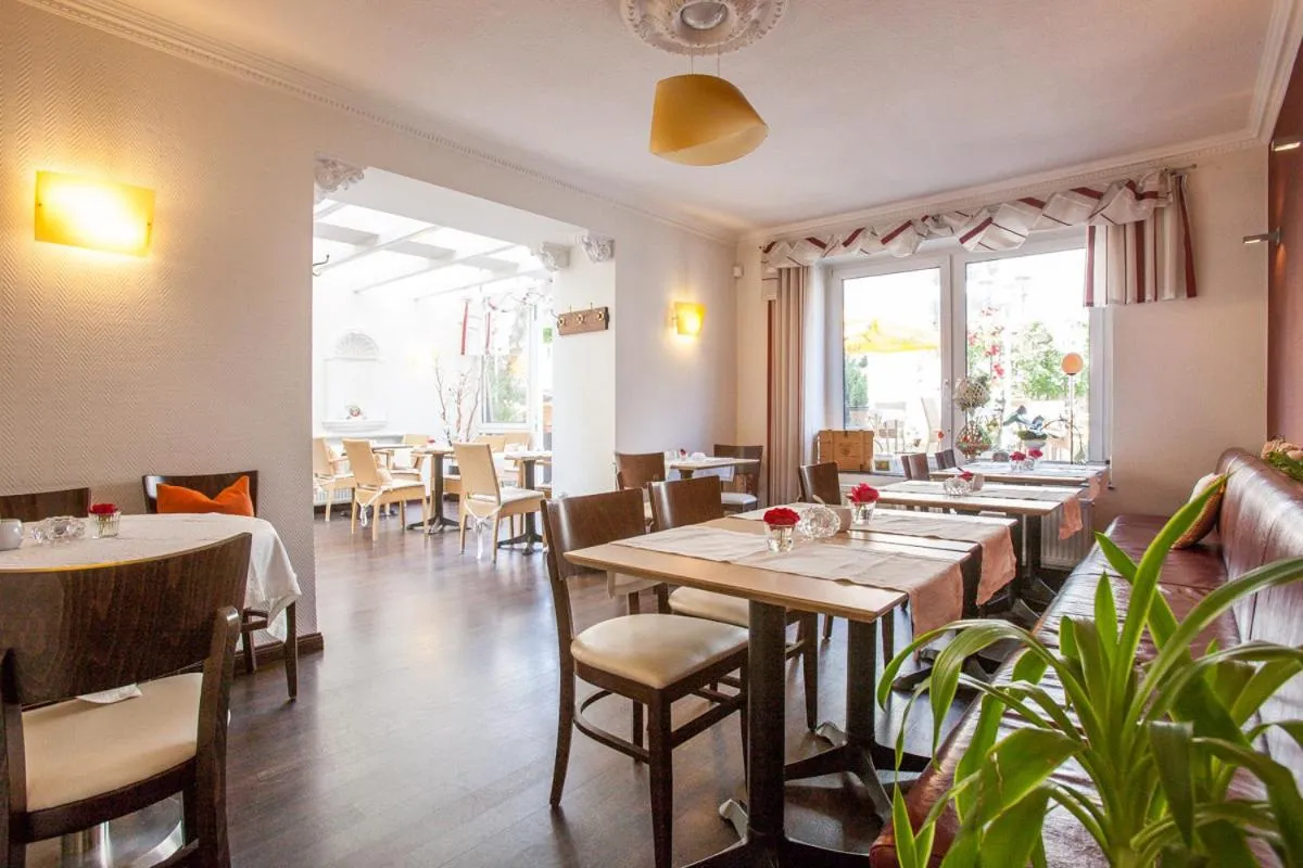 Restaurant/places to eat in Hotel Villa Auguste Viktoria