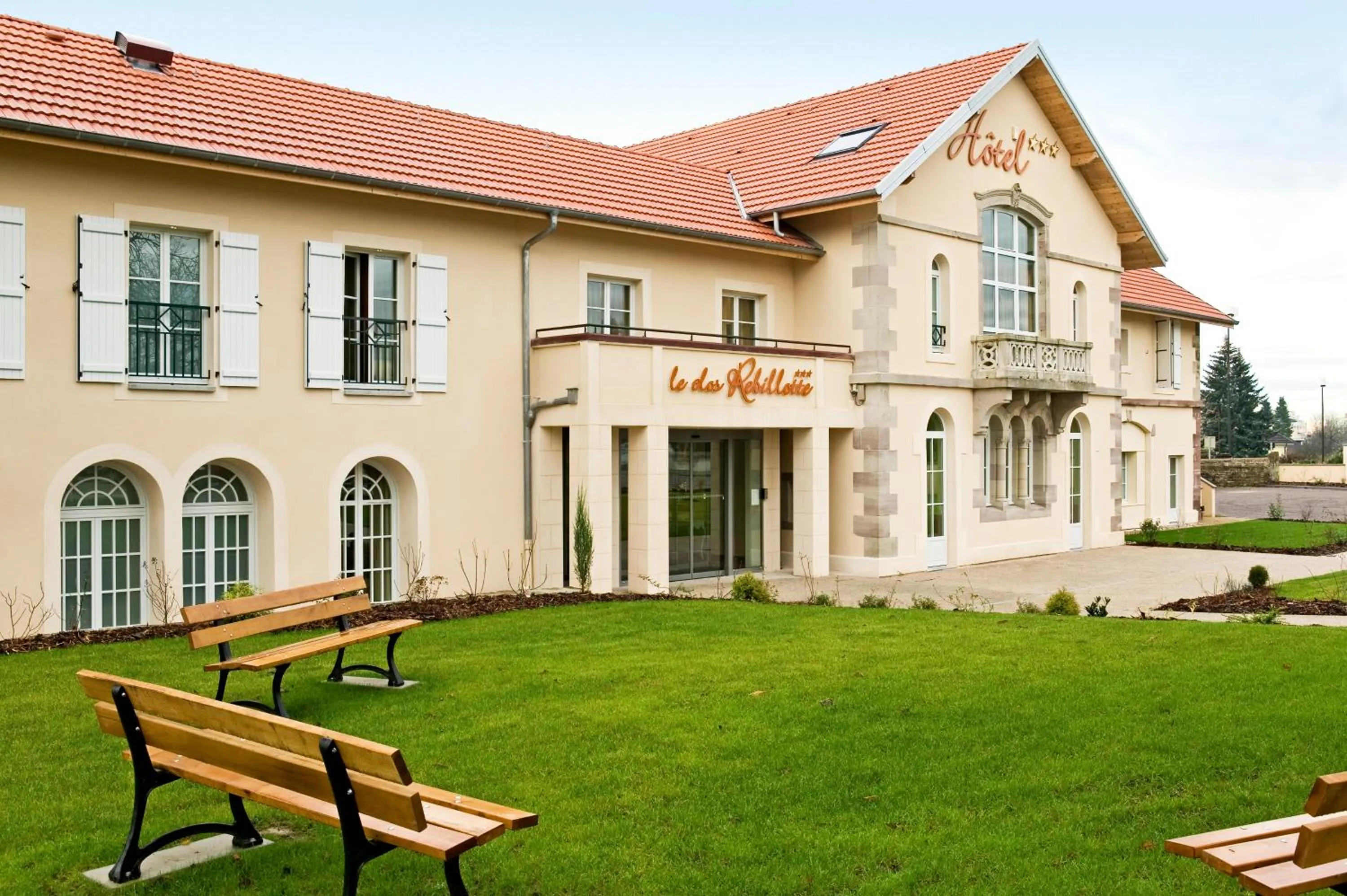 Facade/entrance in Le Clos Rebillotte