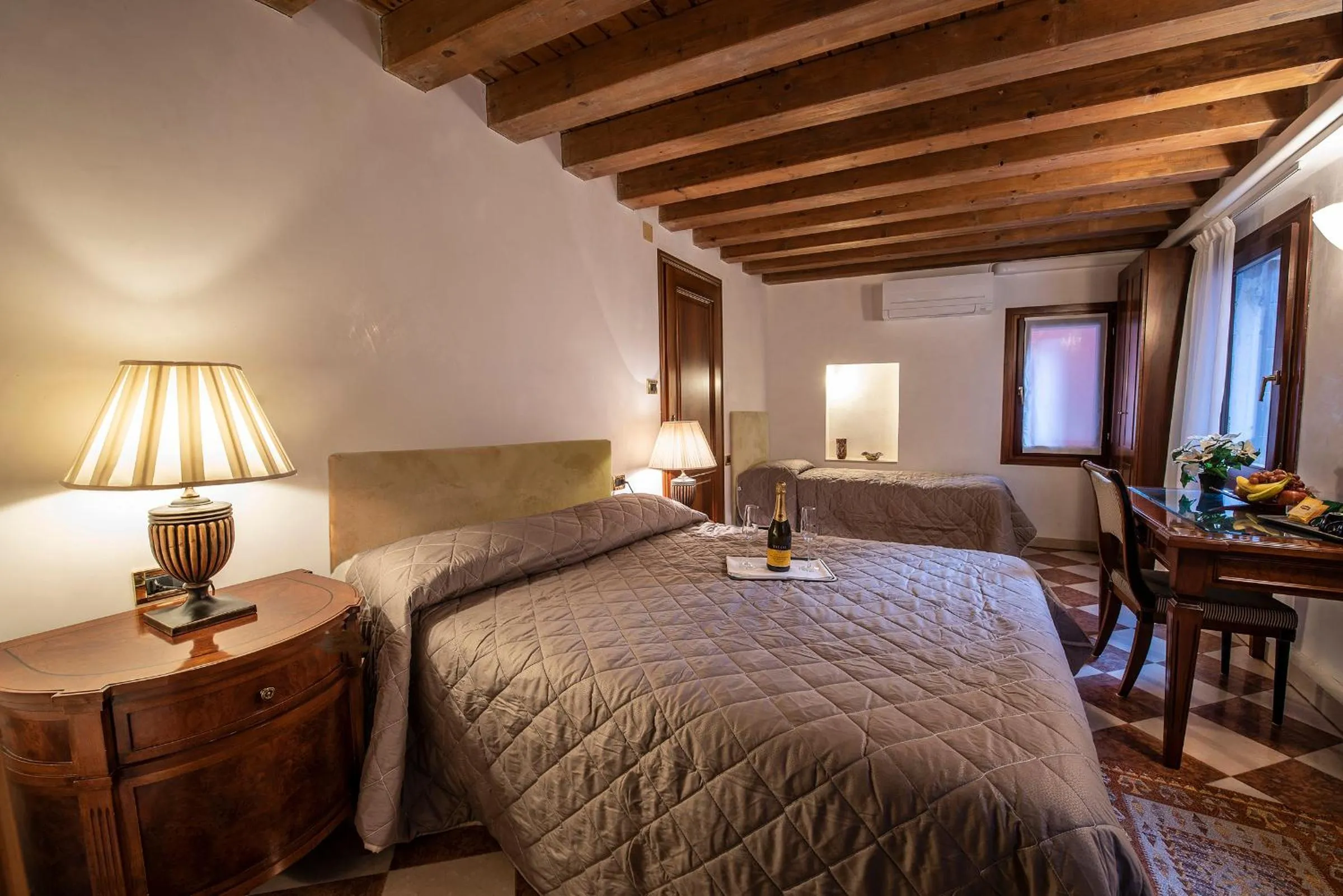 Bedroom, Bed in Anzolo Palace - Rooms & Apartments