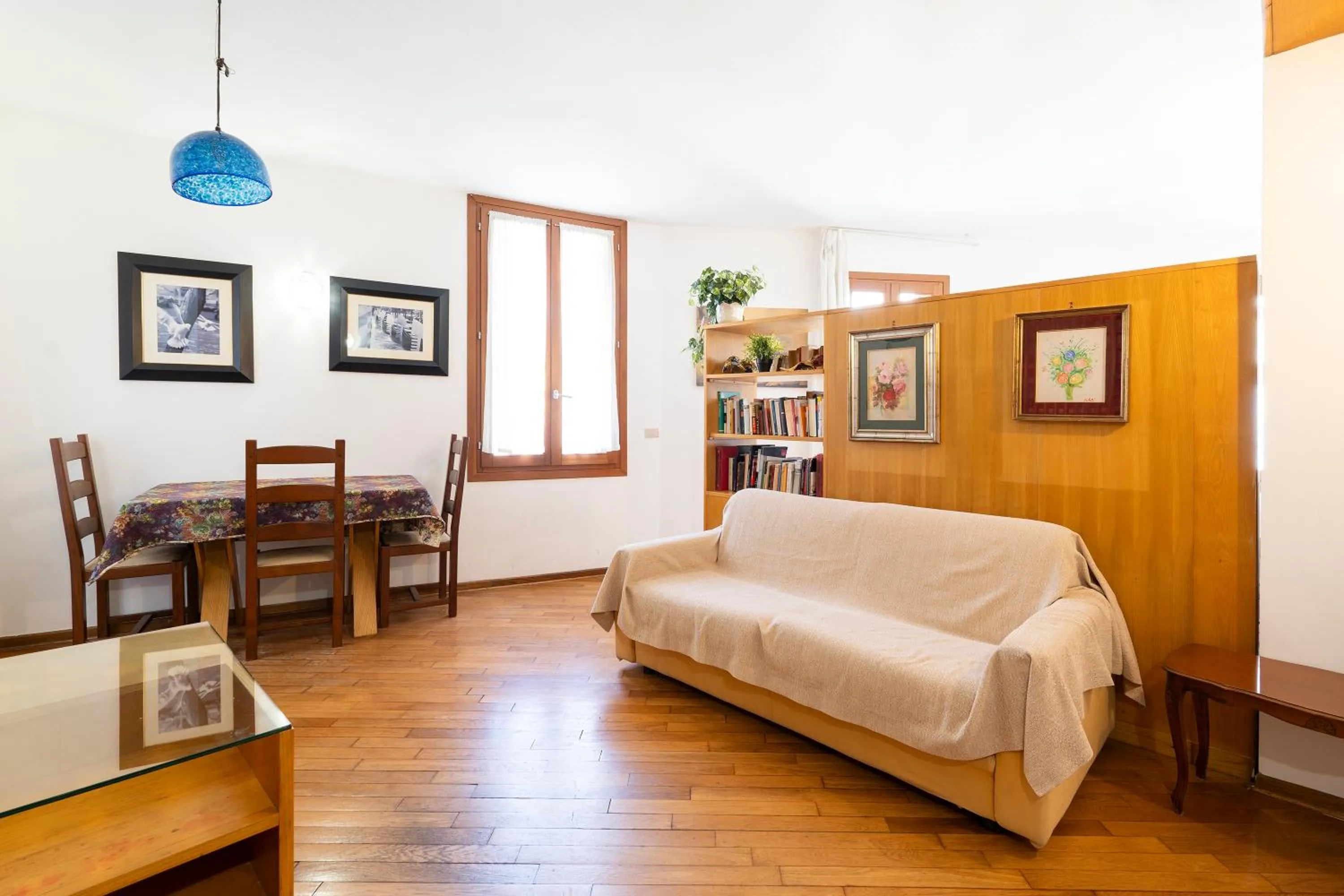 Living room, Bed in Anzolo Palace - Rooms & Apartments