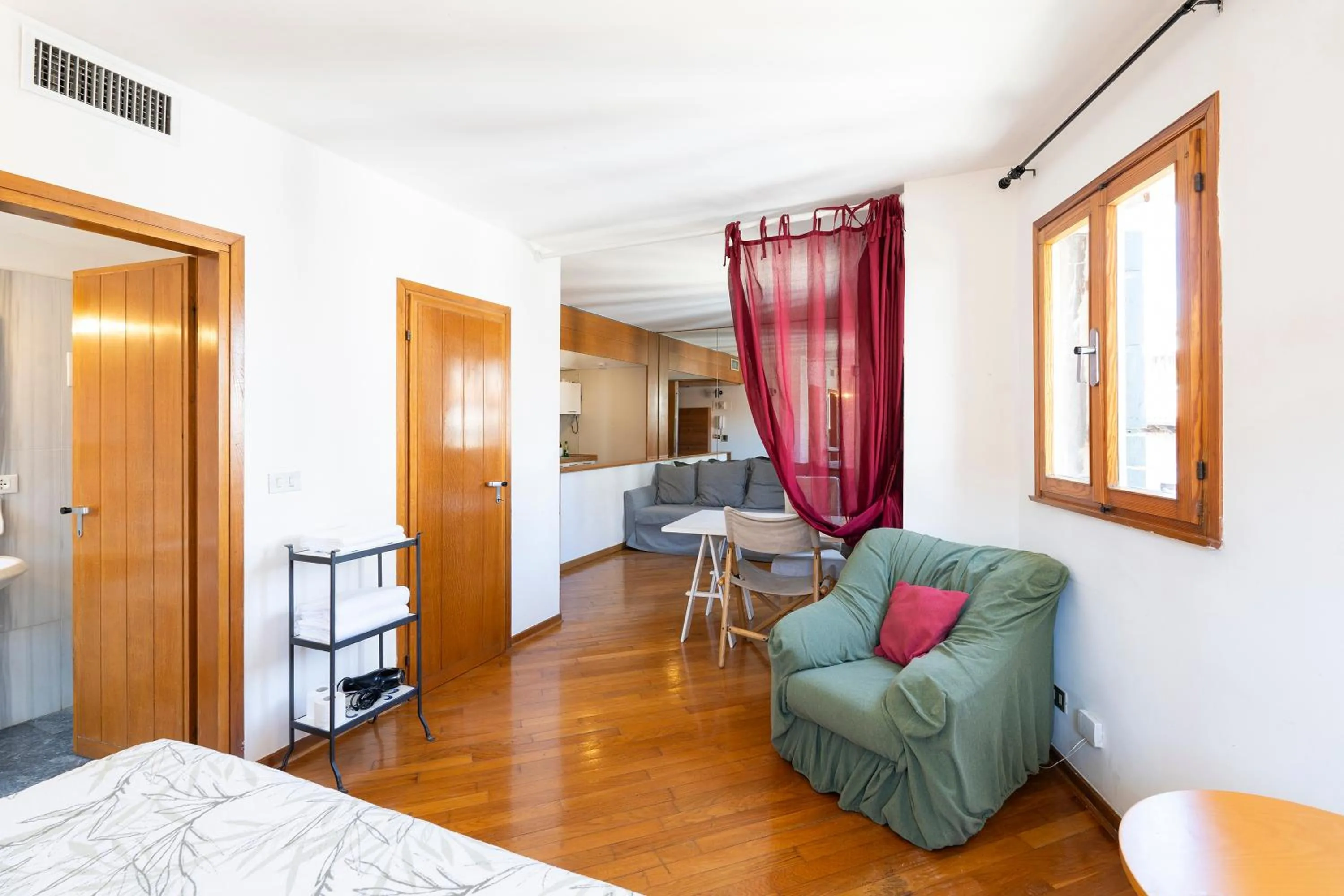 Living room, Bed in Anzolo Palace - Rooms & Apartments