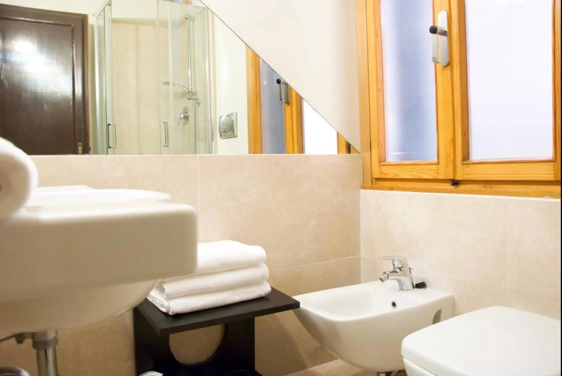 Toilet in Anzolo Palace - Rooms & Apartments