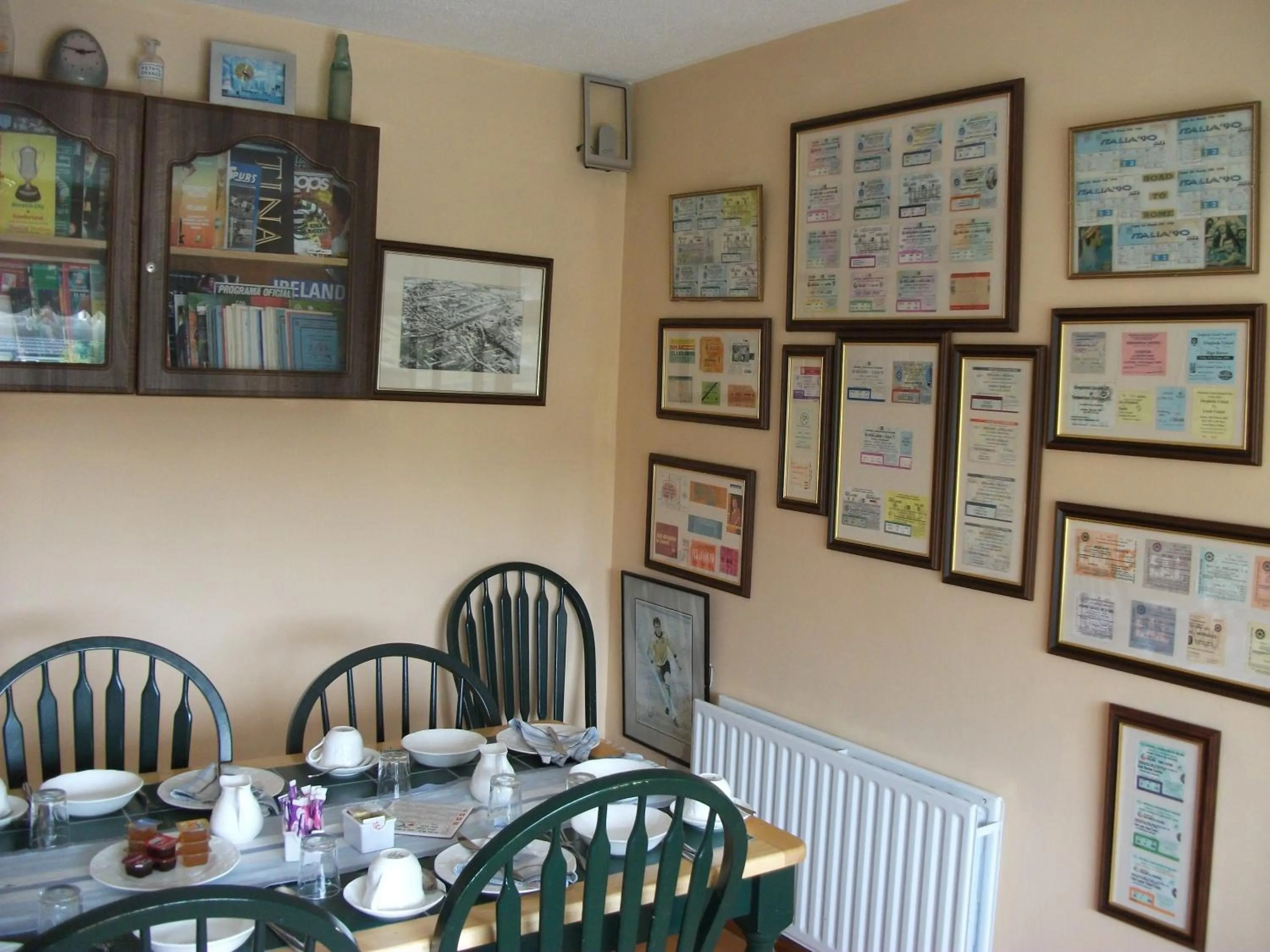 Restaurant/places to eat in Aaron Vale B&B